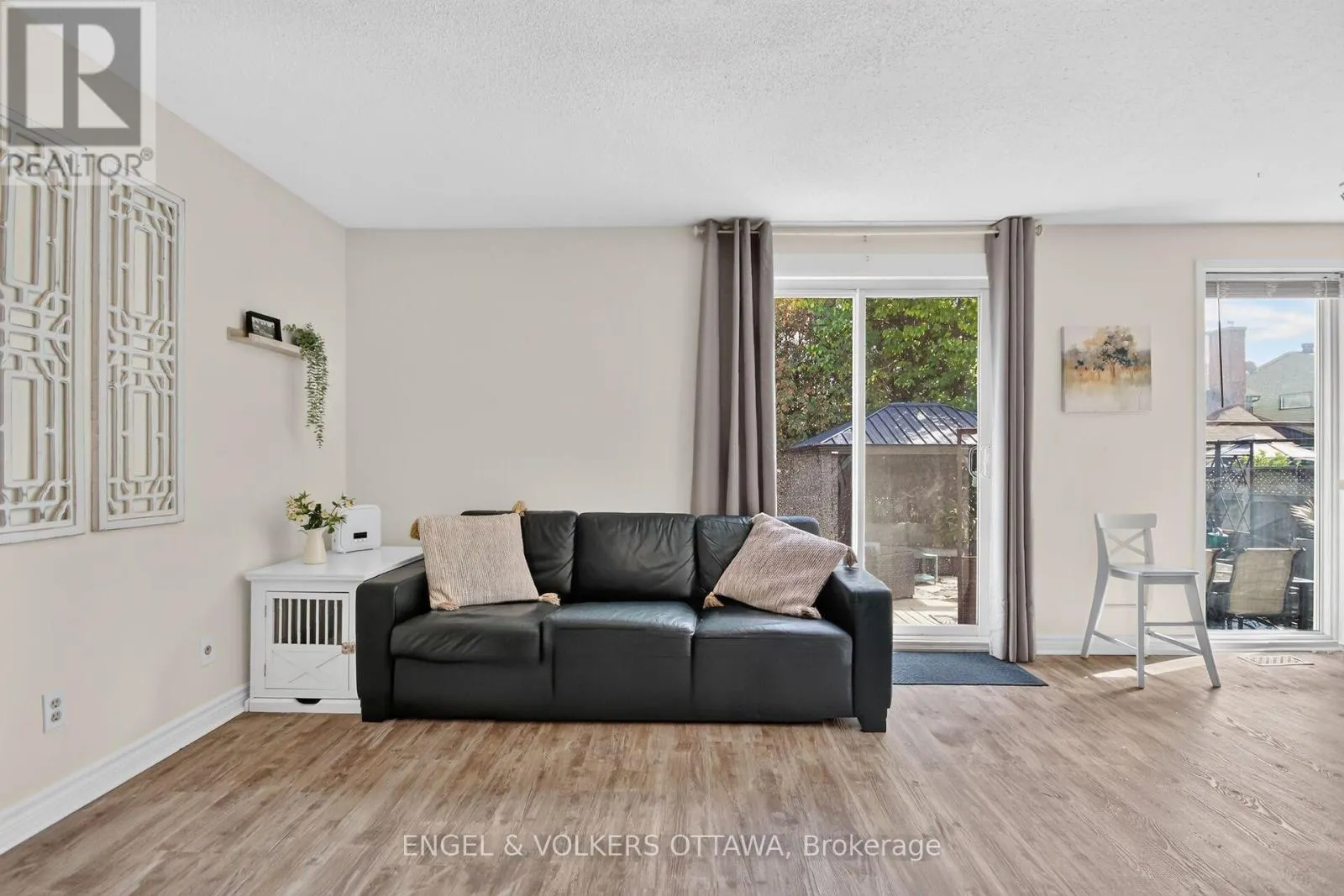 138 SHERWAY DRIVE
