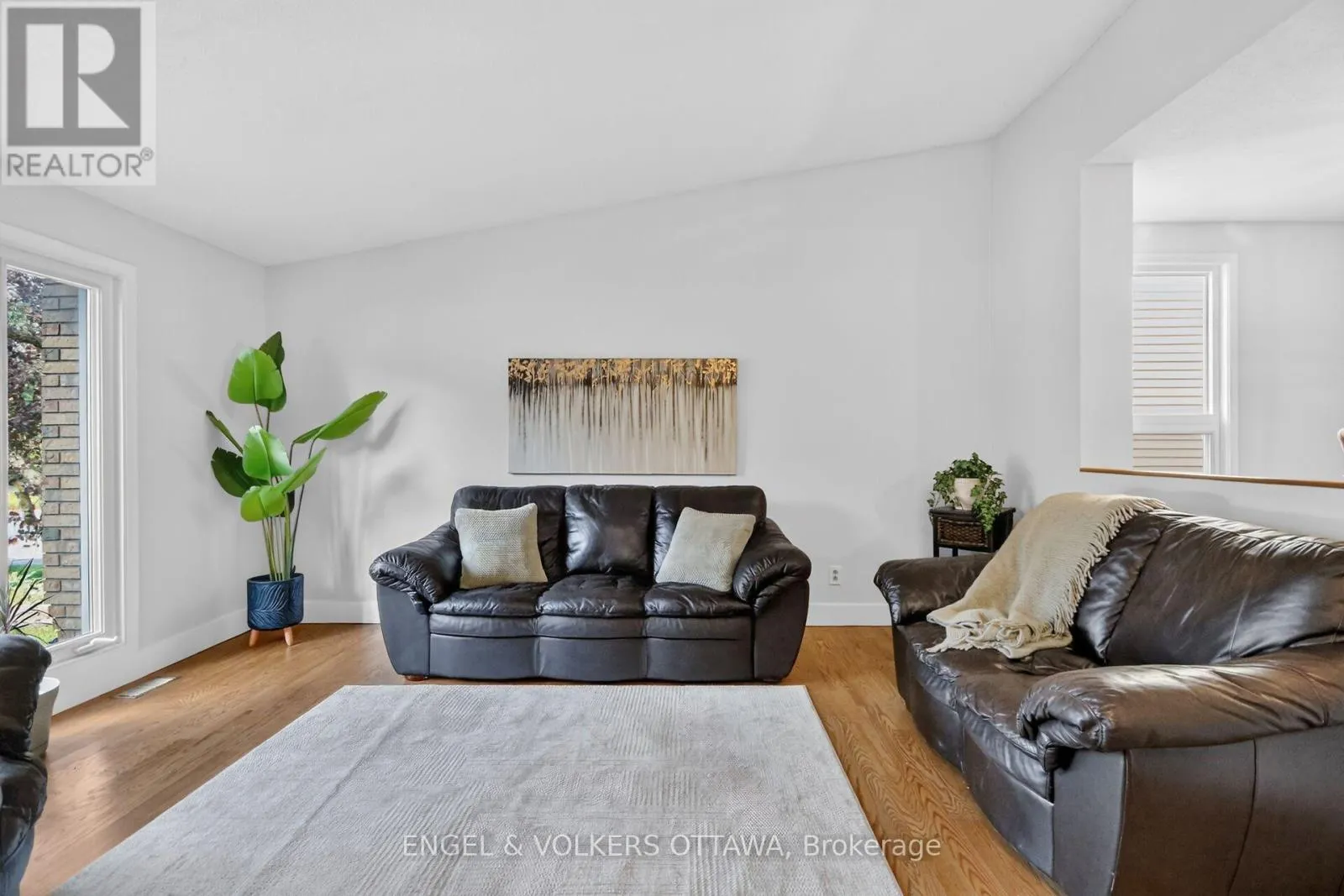 138 SHERWAY DRIVE