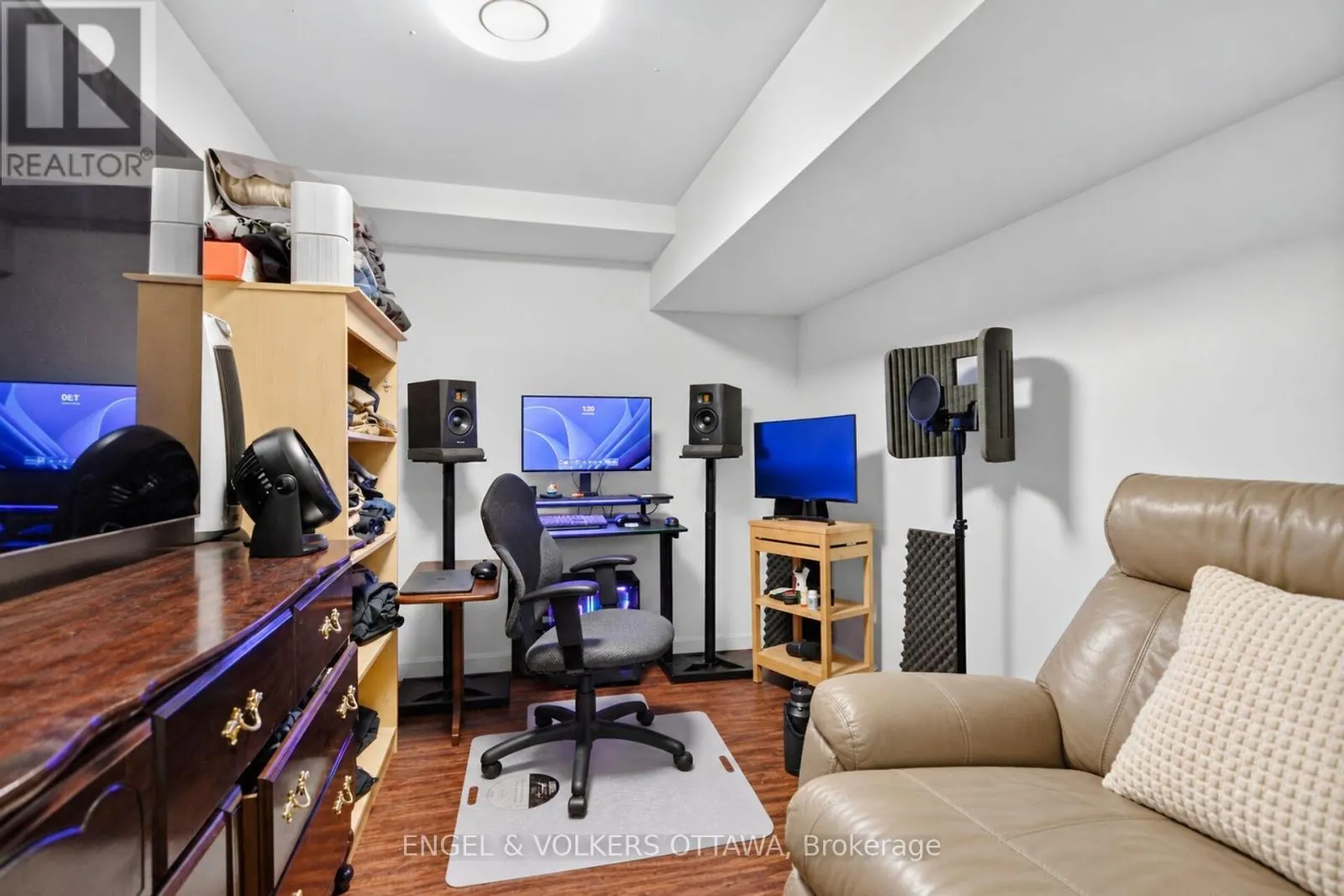 138 SHERWAY DRIVE