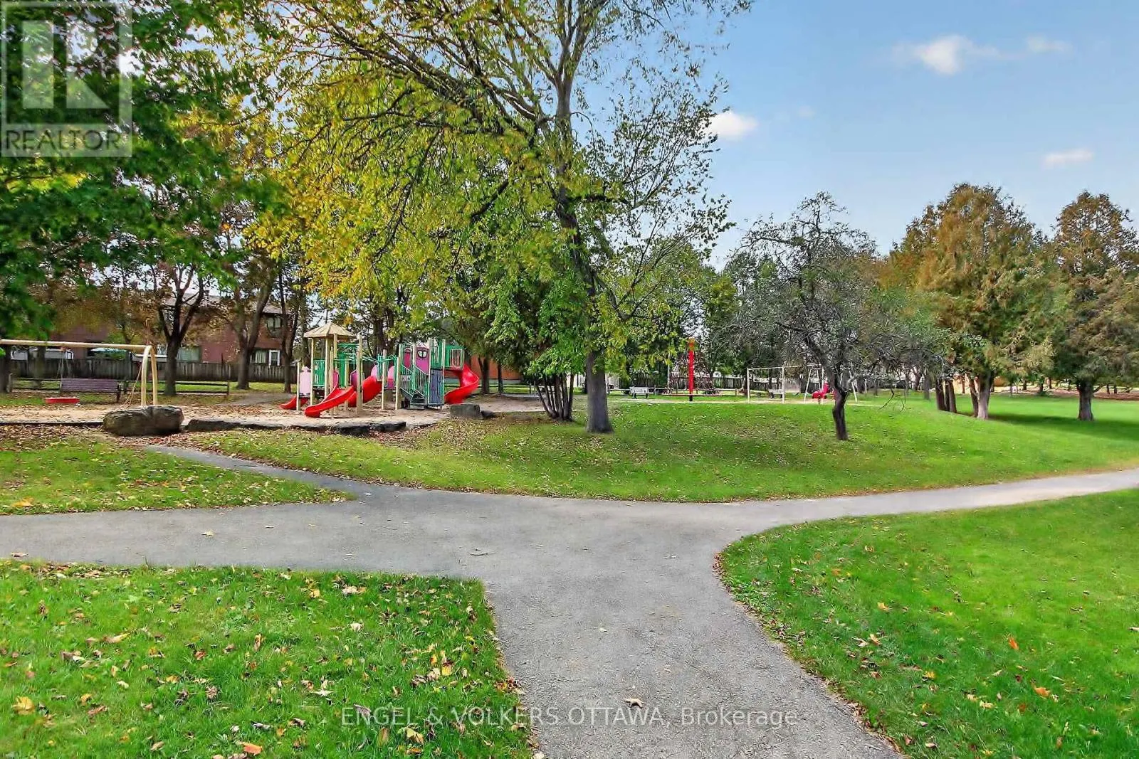 138 SHERWAY DRIVE