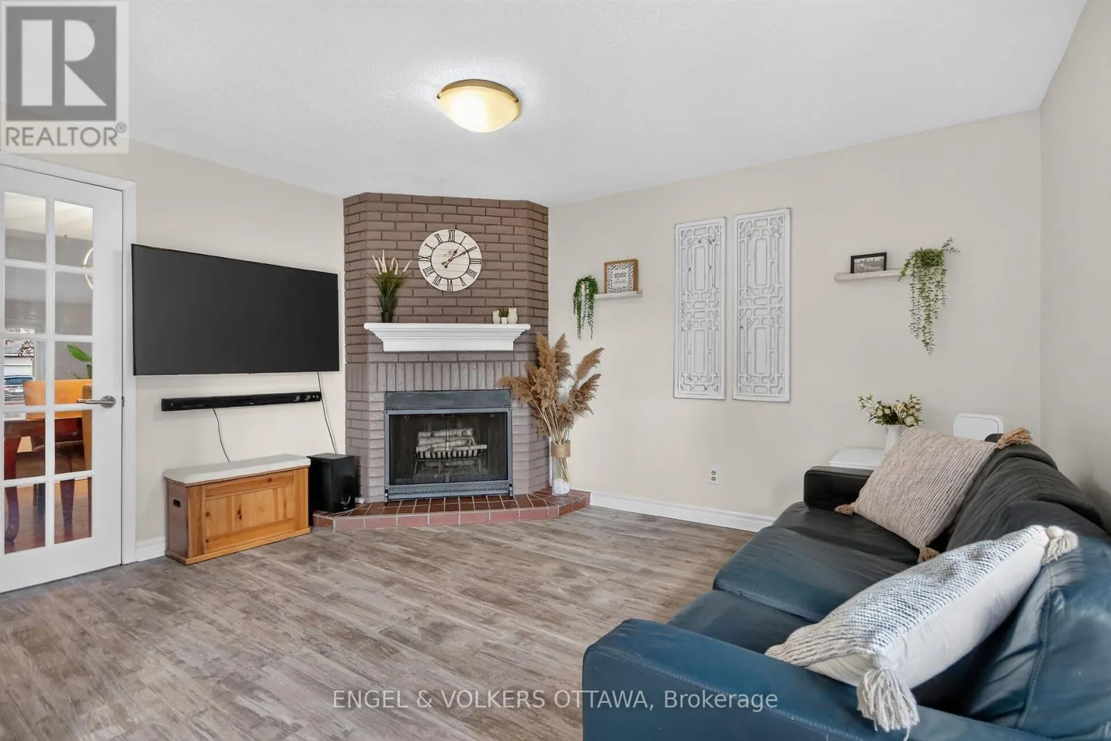 138 SHERWAY DRIVE