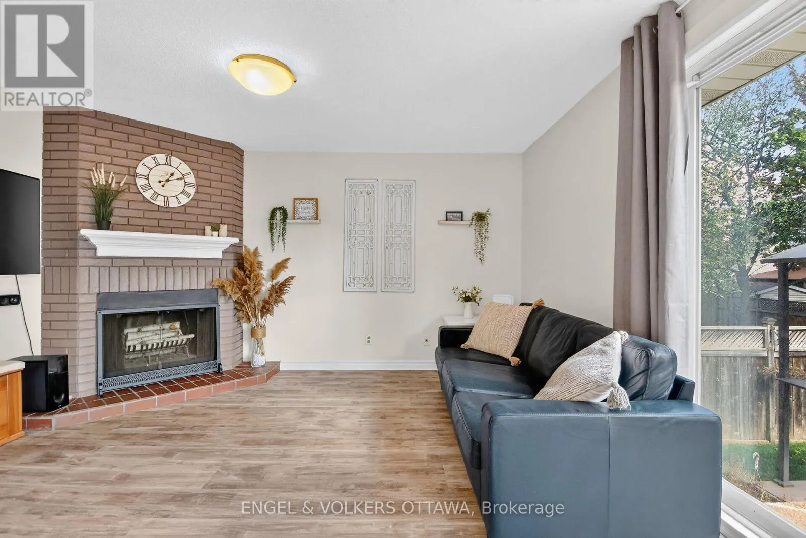 138 SHERWAY DRIVE