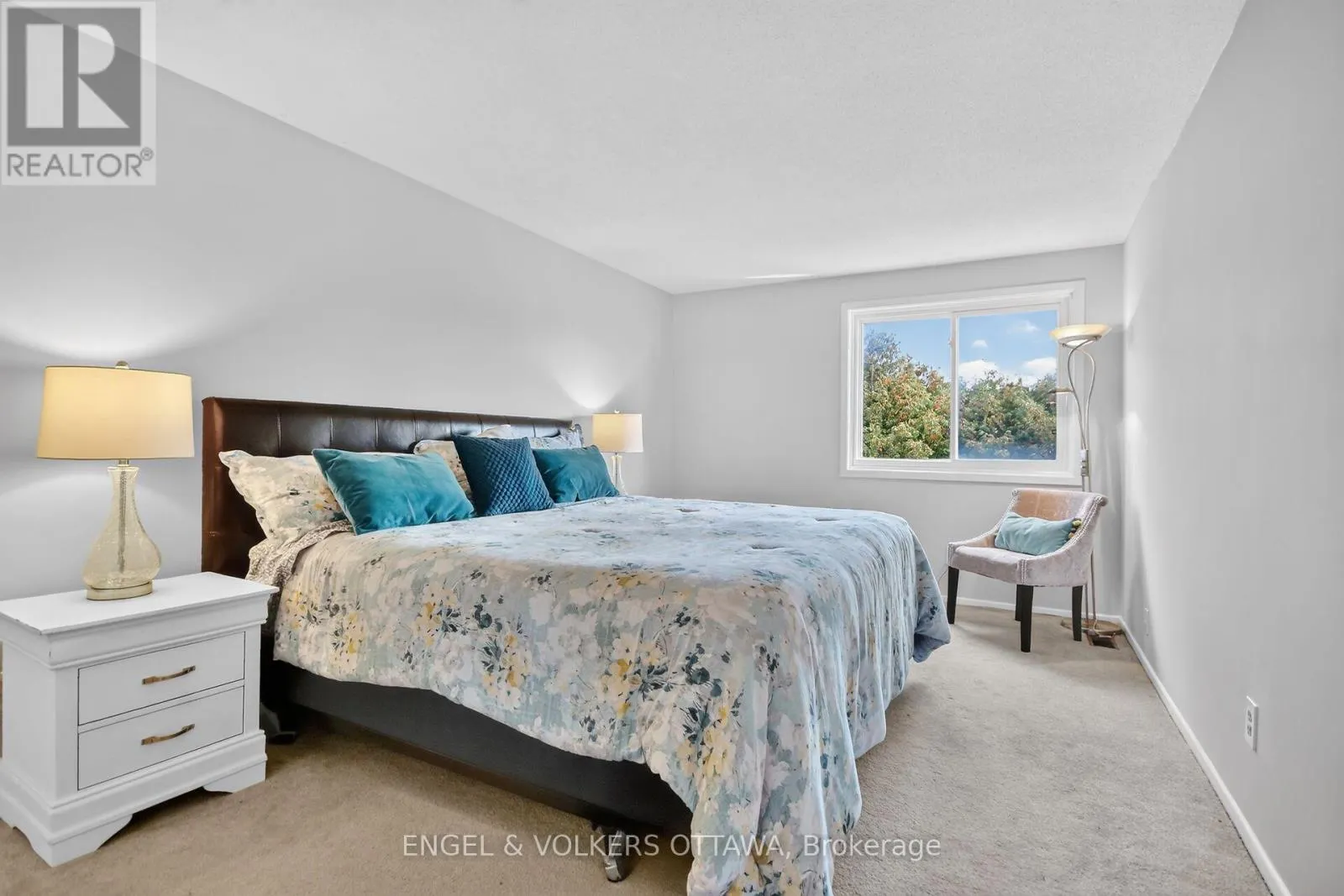 138 SHERWAY DRIVE
