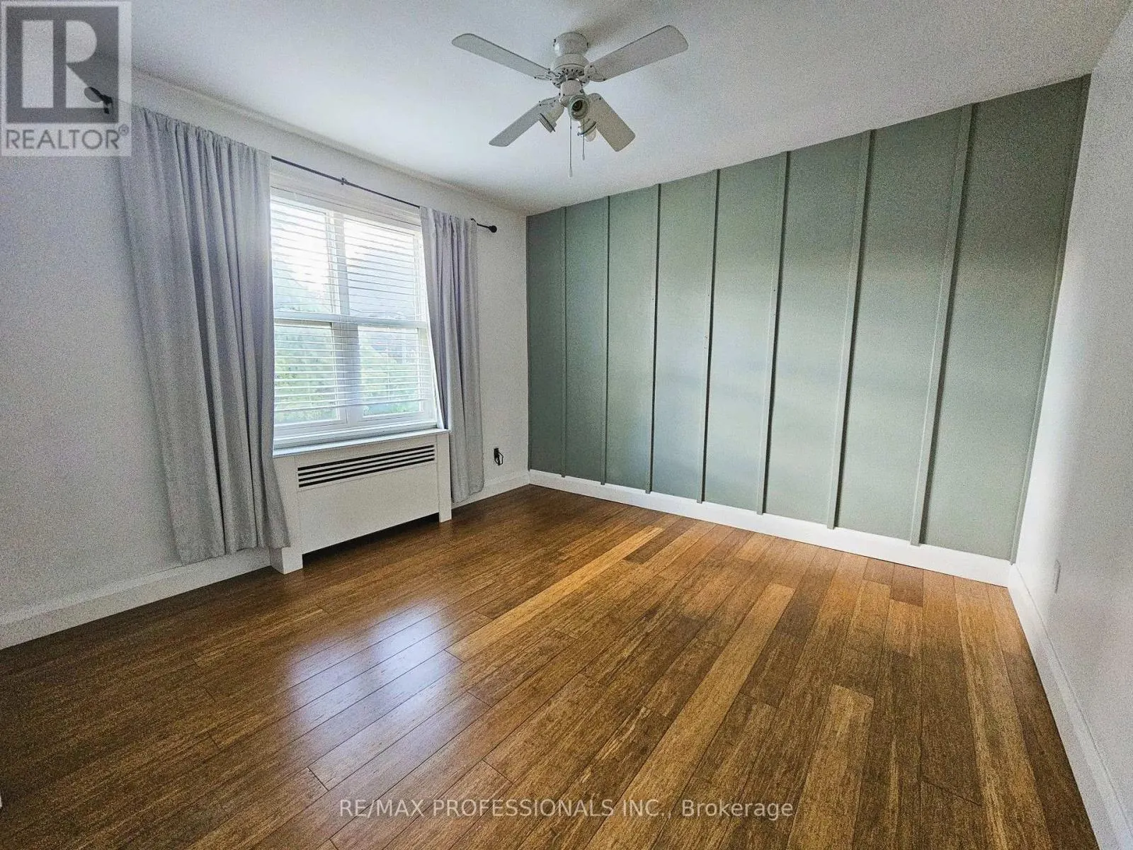 A-UPPER - 119 ERB STREET E