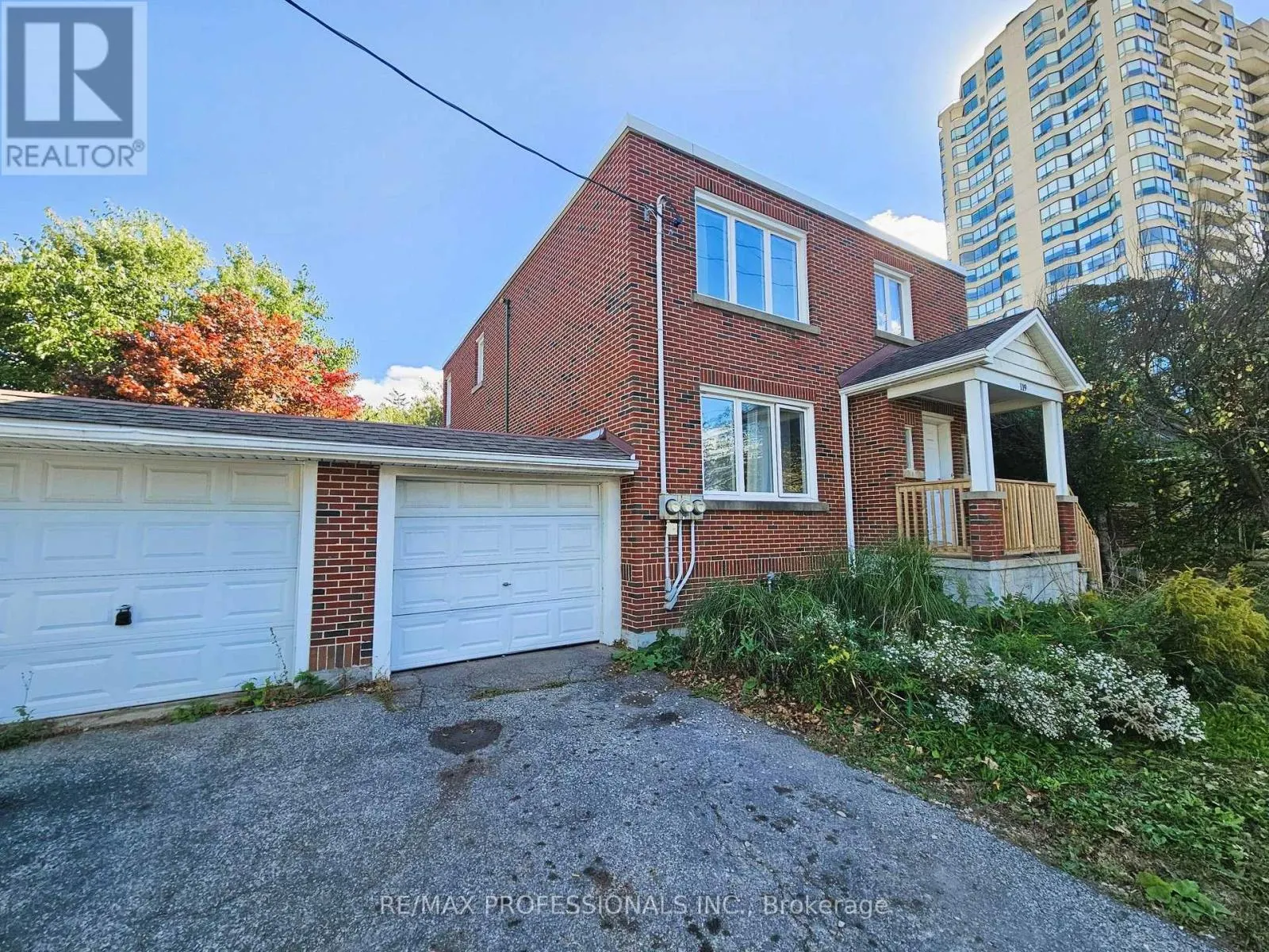A-UPPER - 119 ERB STREET E