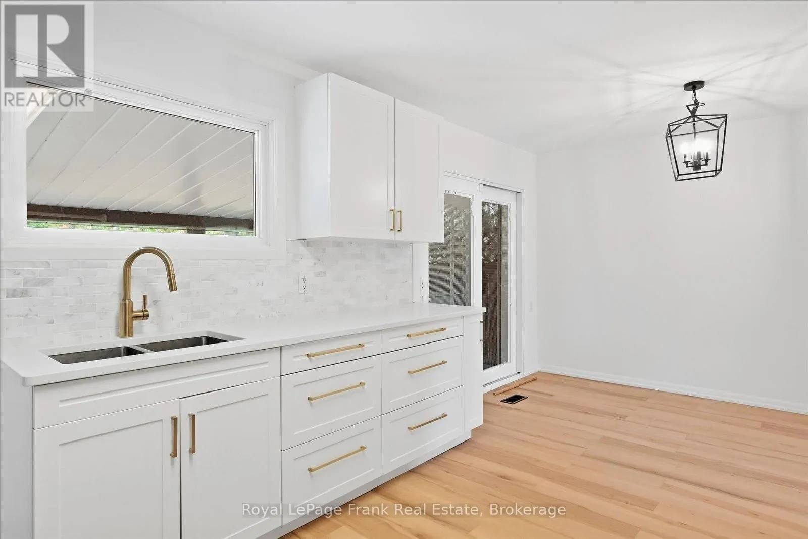 19 DALEVIEW AVENUE