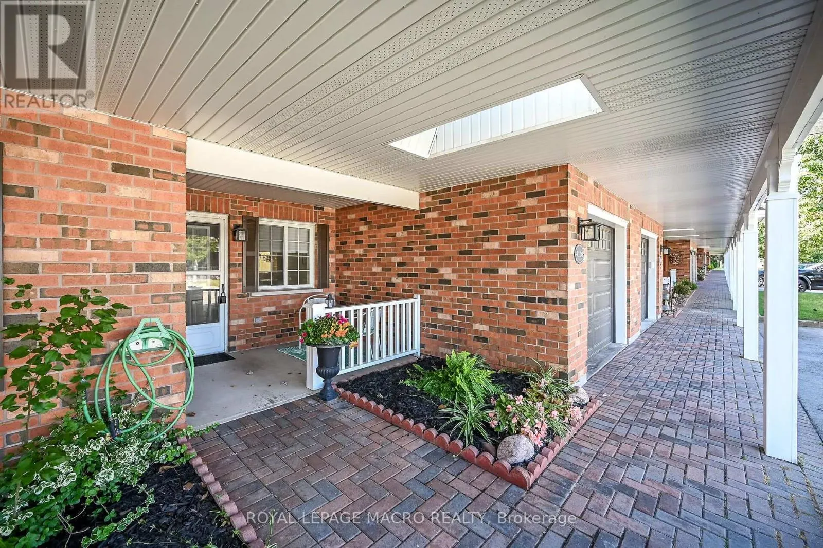 4 - 4108 LOGANBERRY COURT
