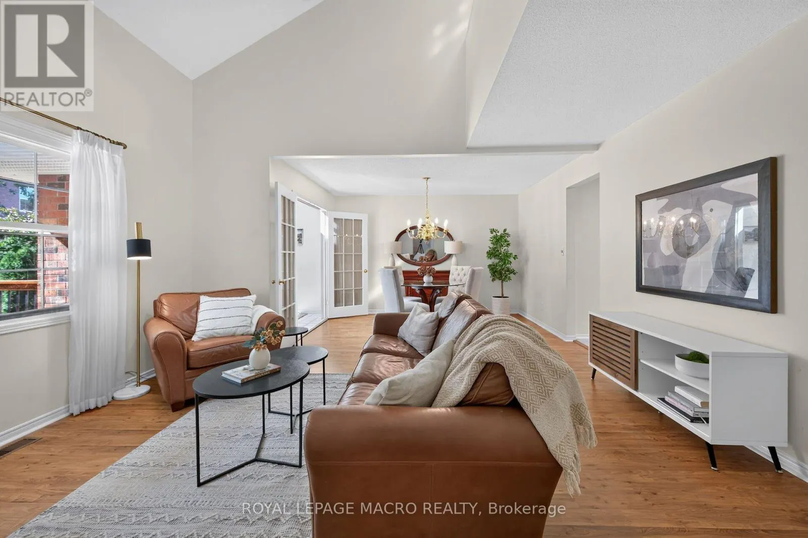 4 - 4108 LOGANBERRY COURT