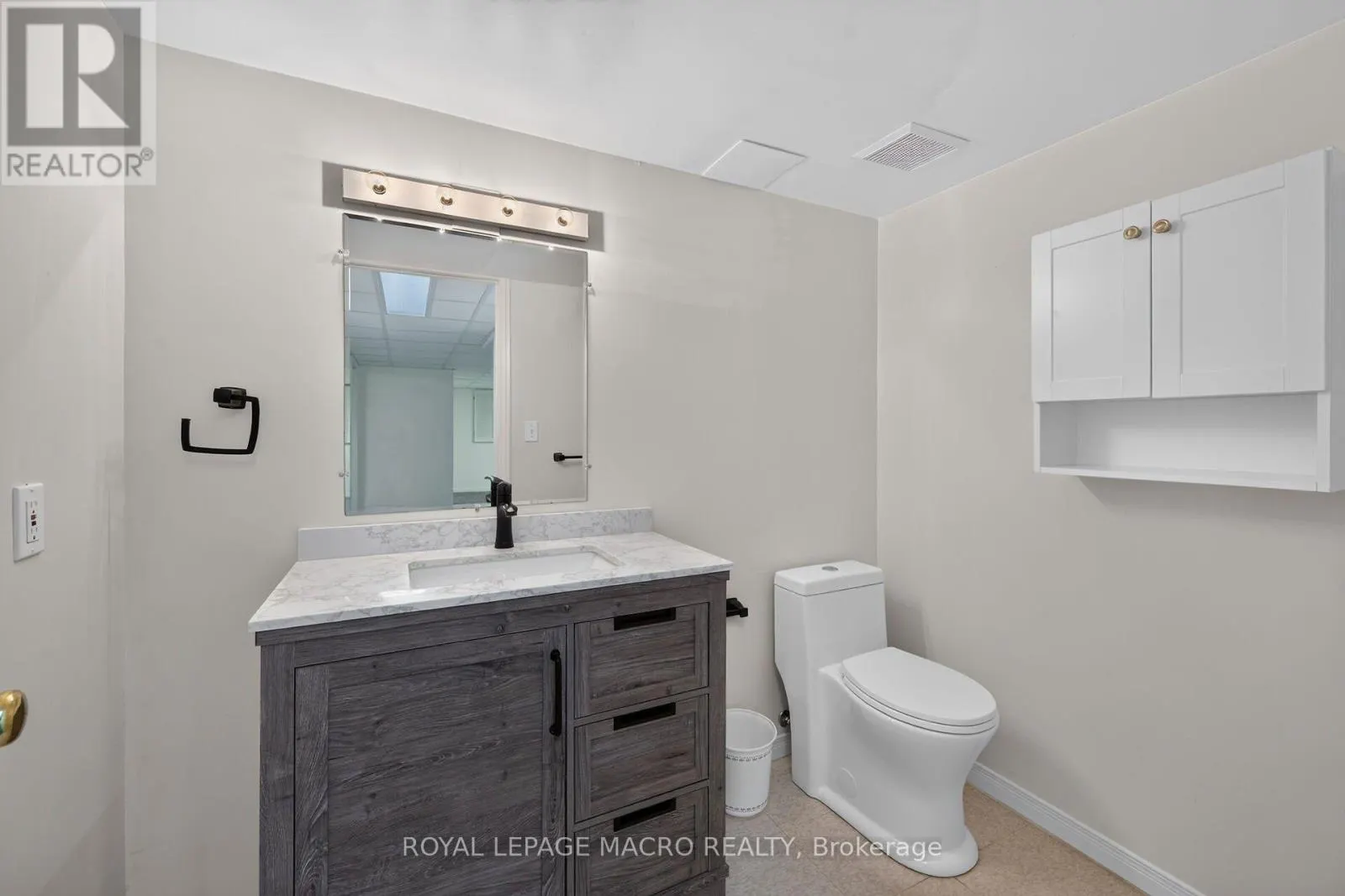 4 - 4108 LOGANBERRY COURT