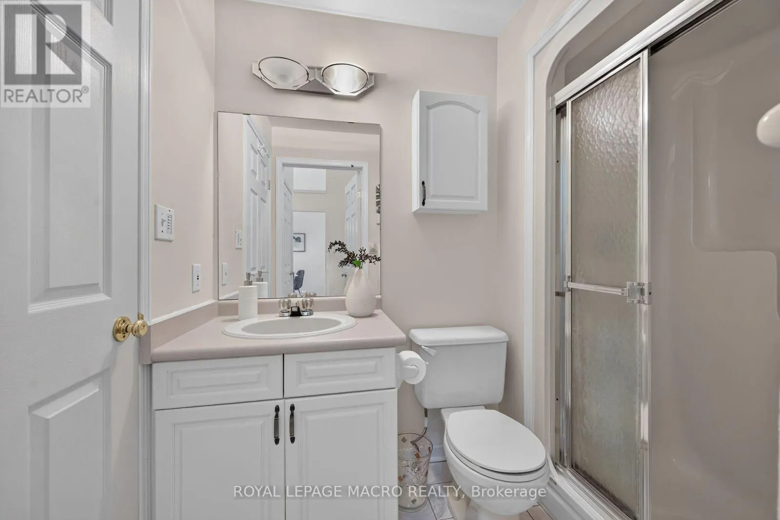 4 - 4108 LOGANBERRY COURT