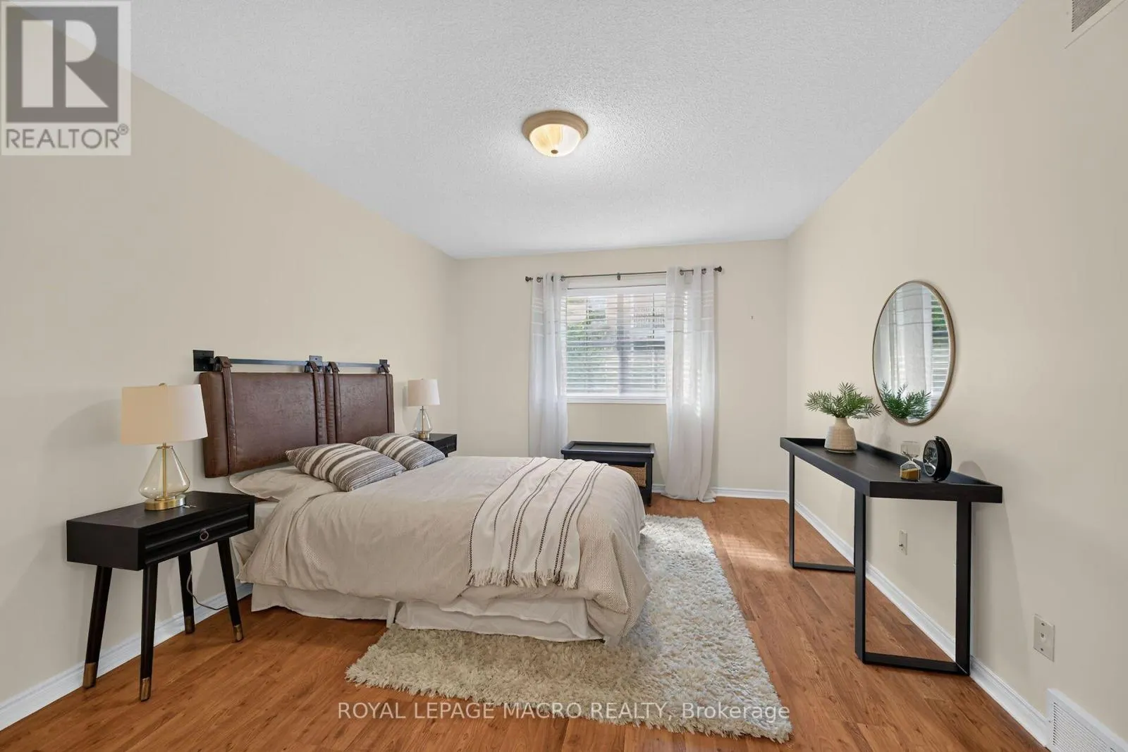 4 - 4108 LOGANBERRY COURT