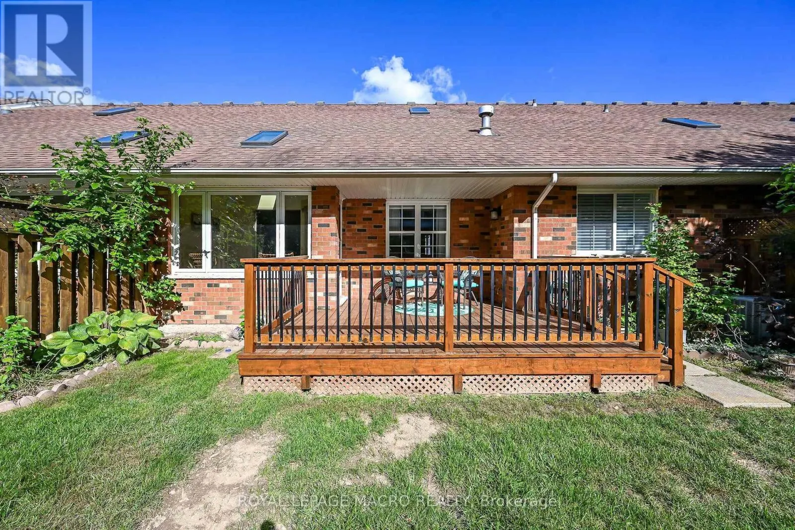 4 - 4108 LOGANBERRY COURT