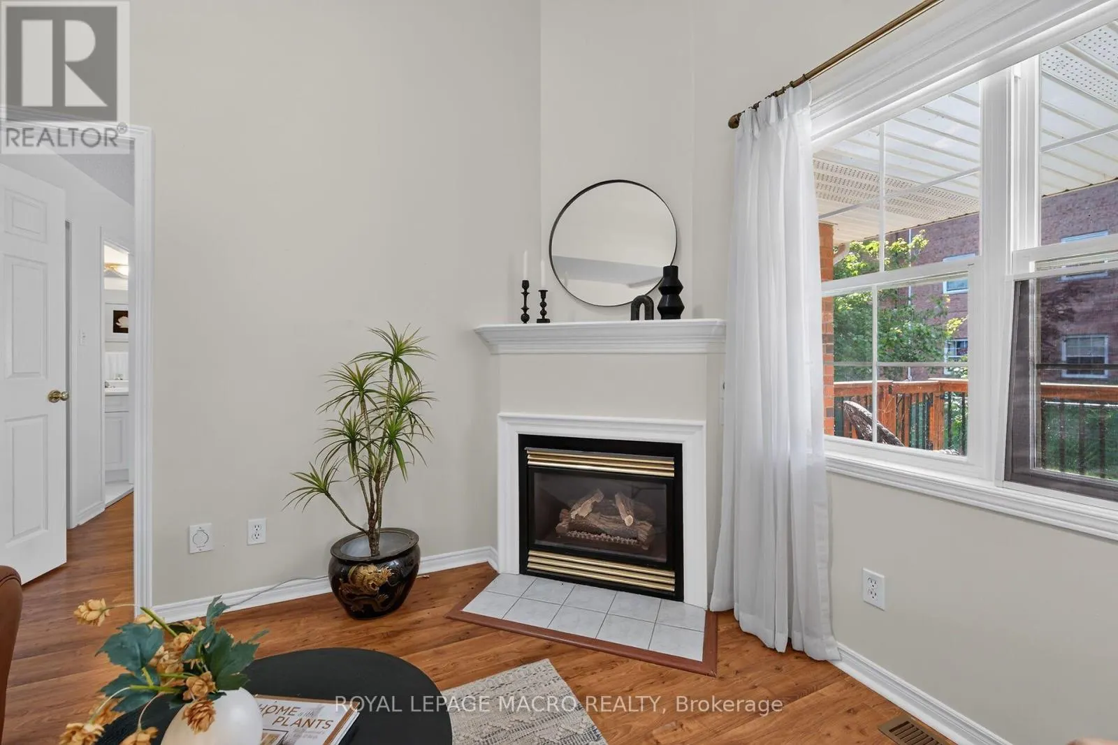 4 - 4108 LOGANBERRY COURT