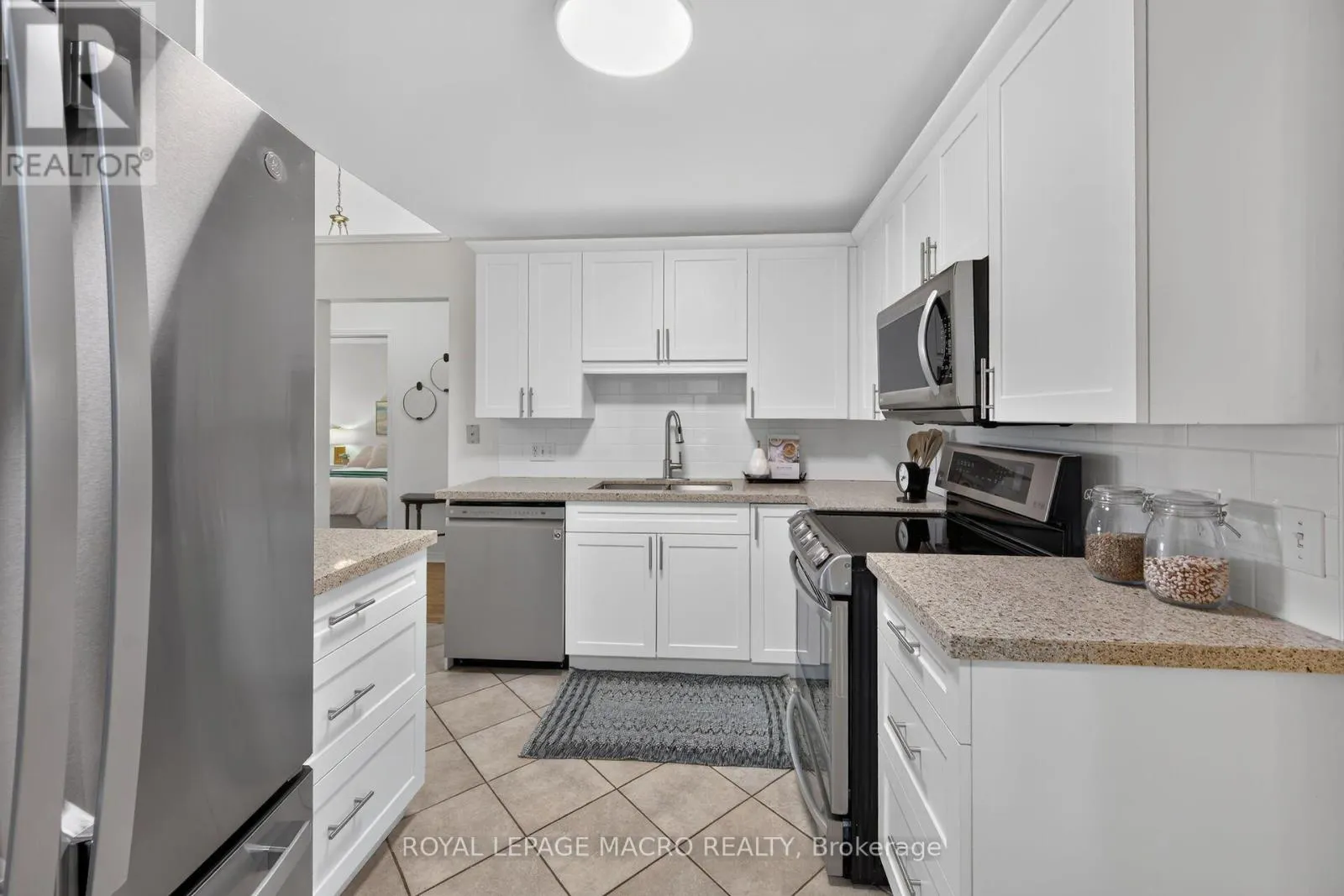 4 - 4108 LOGANBERRY COURT