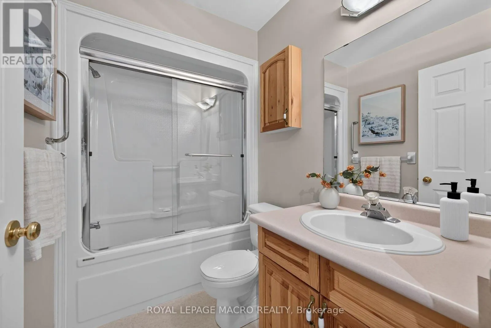 4 - 4108 LOGANBERRY COURT