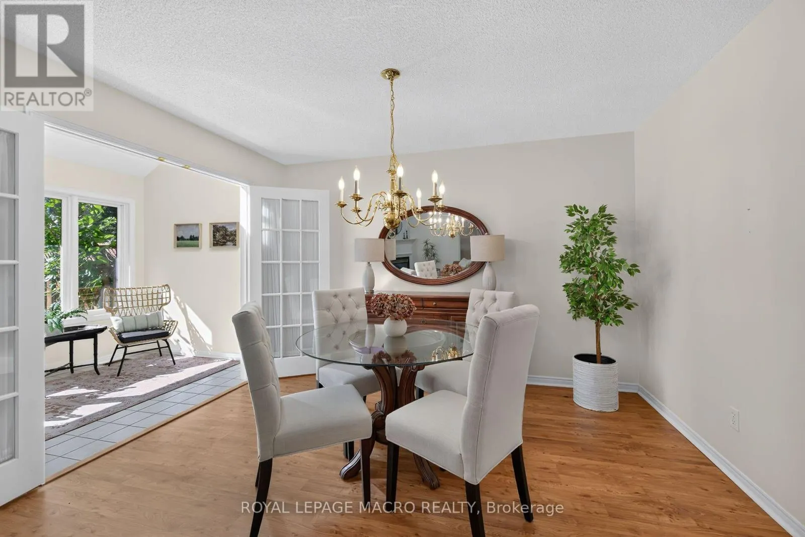 4 - 4108 LOGANBERRY COURT