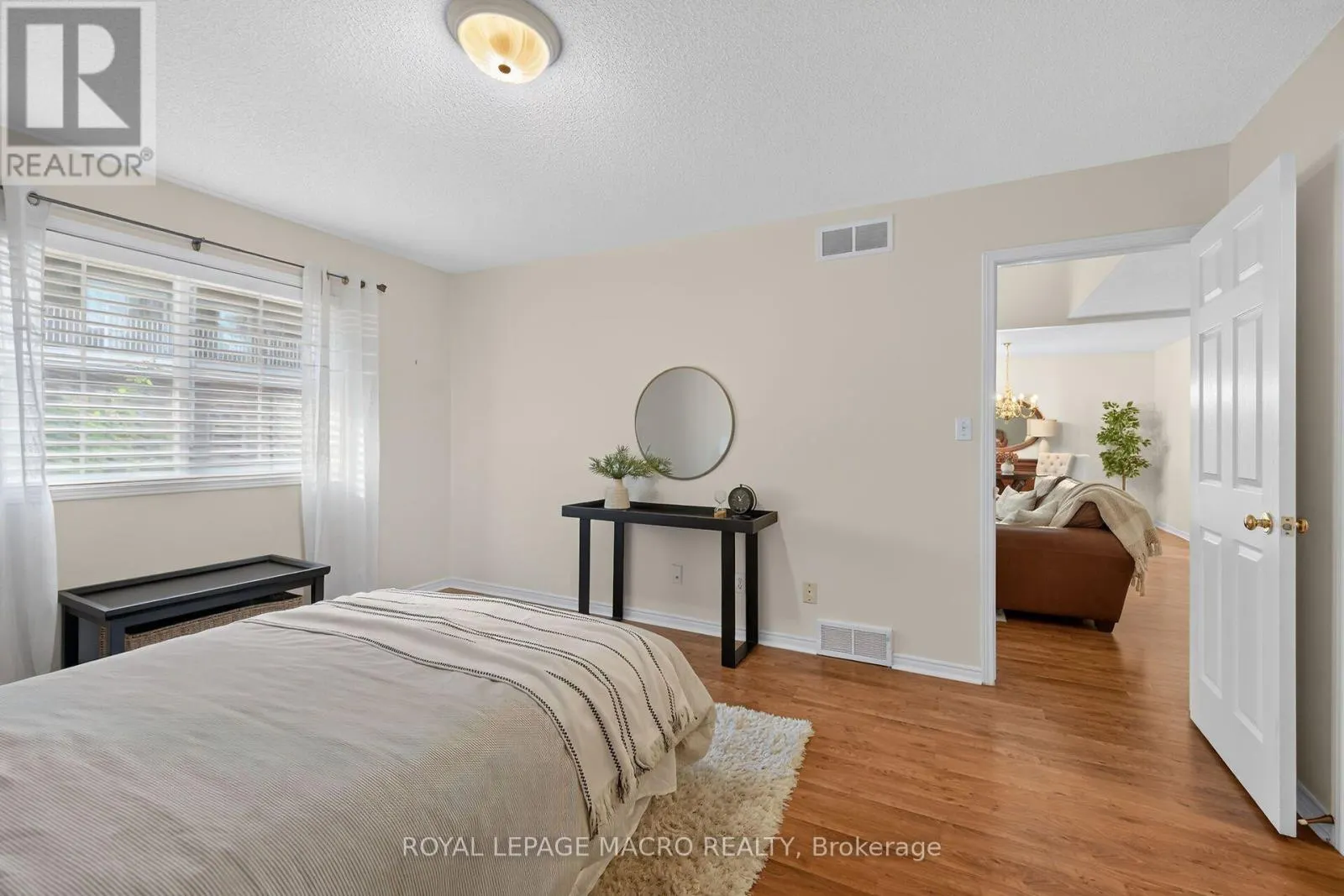 4 - 4108 LOGANBERRY COURT