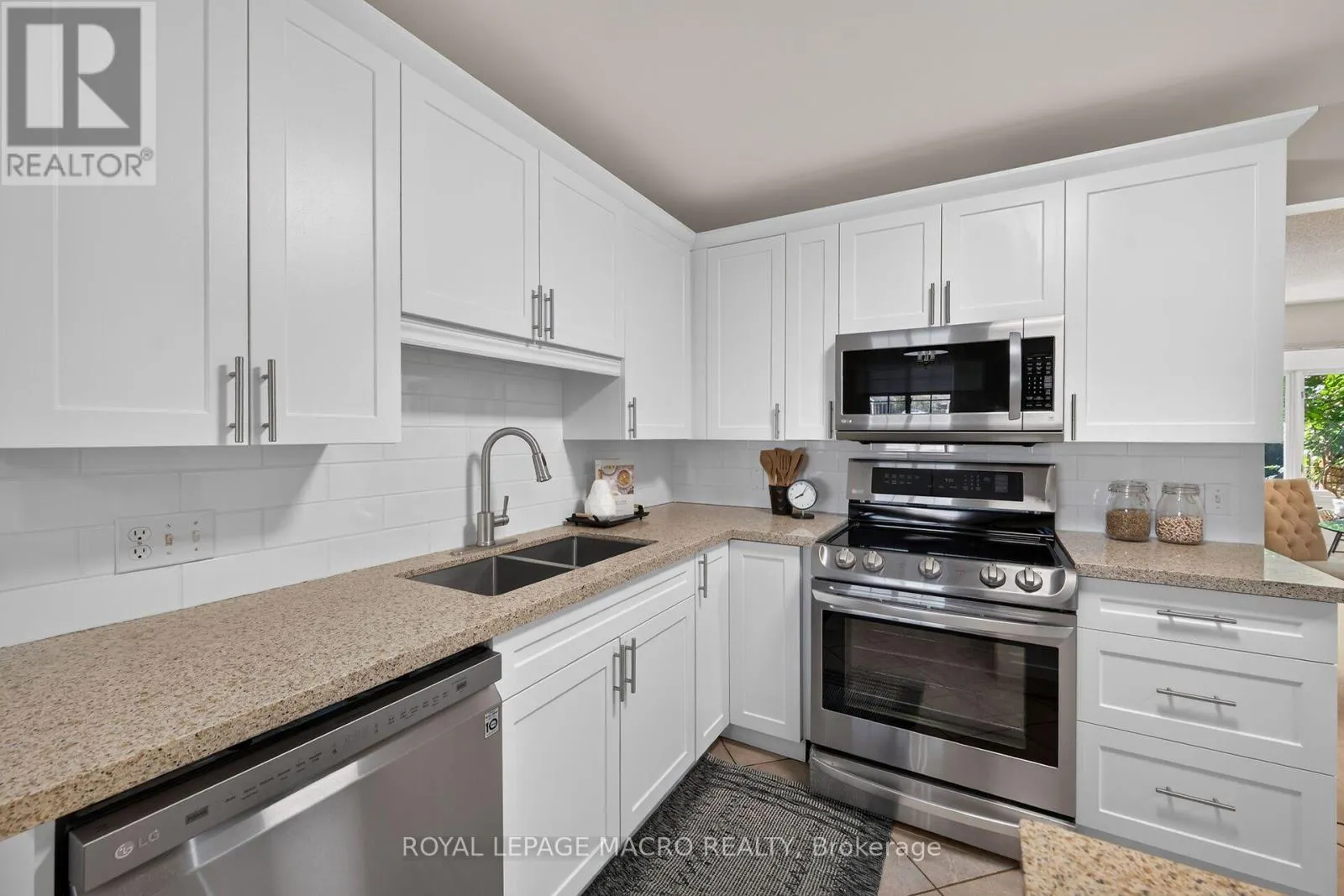 4 - 4108 LOGANBERRY COURT
