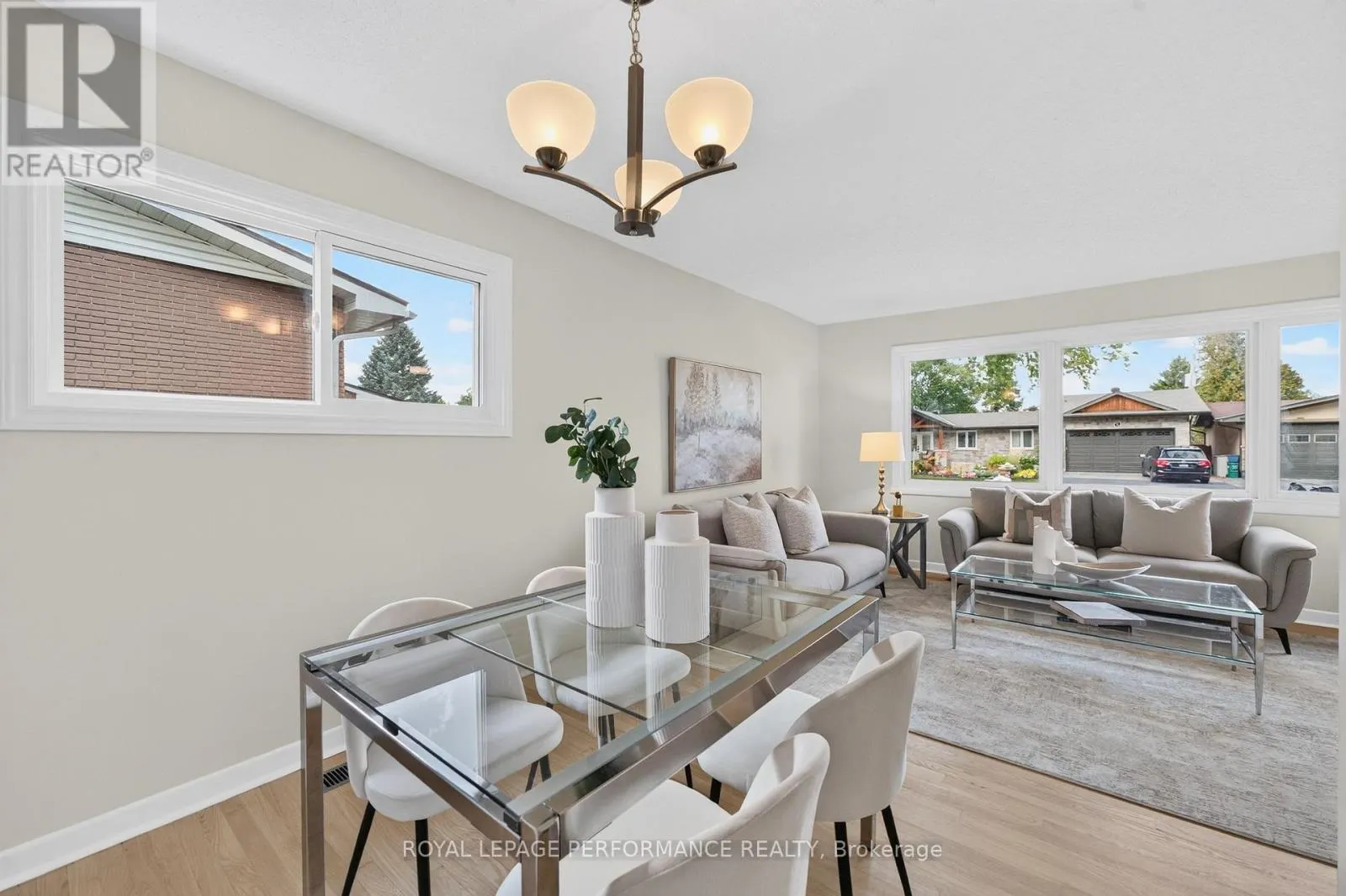 21 MILLBROOK CRESCENT
