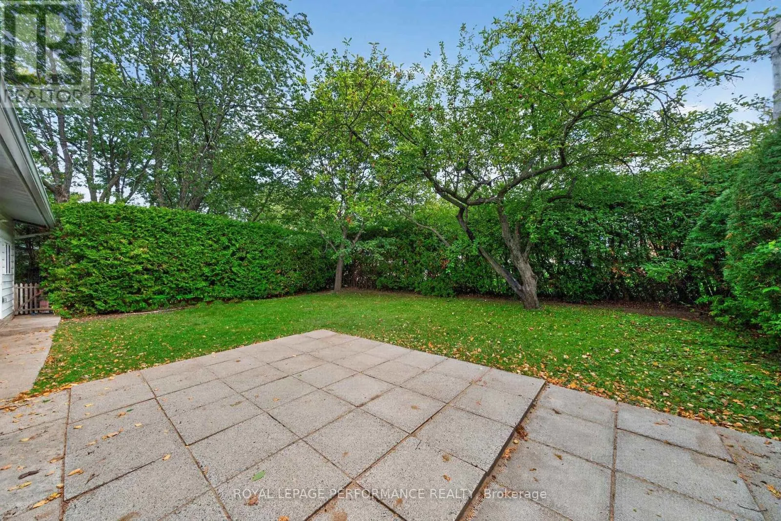 21 MILLBROOK CRESCENT