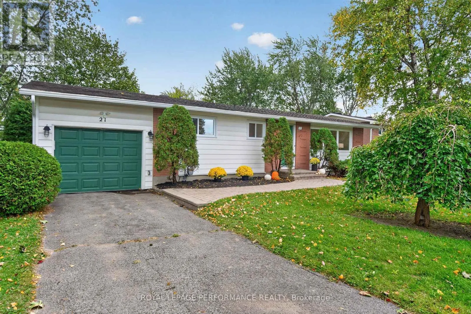 21 MILLBROOK CRESCENT