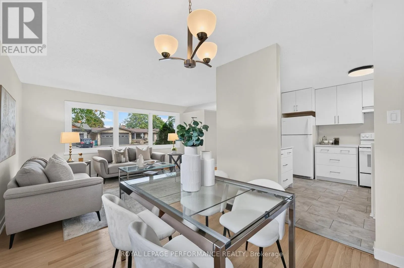21 MILLBROOK CRESCENT