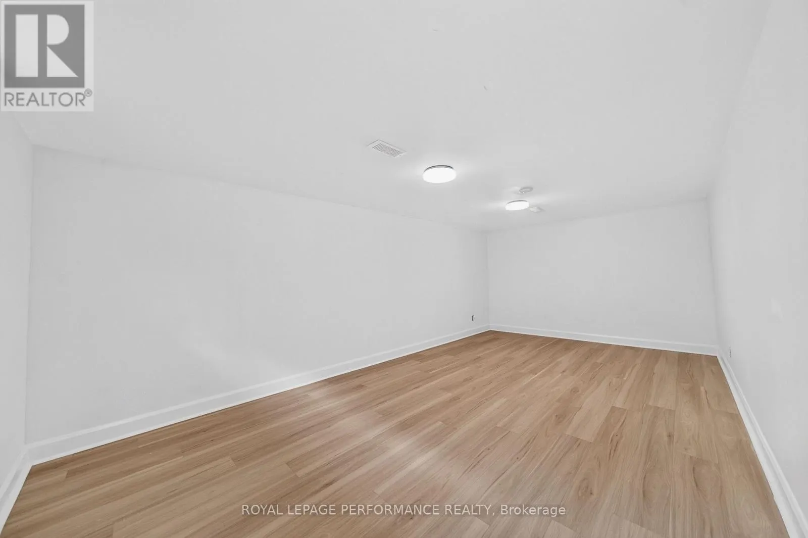 21 MILLBROOK CRESCENT