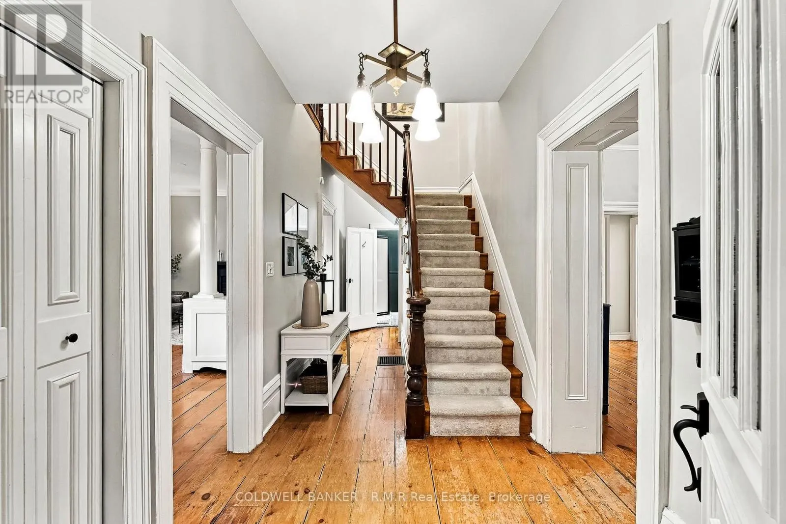 28 UNIVERSITY AVENUE W