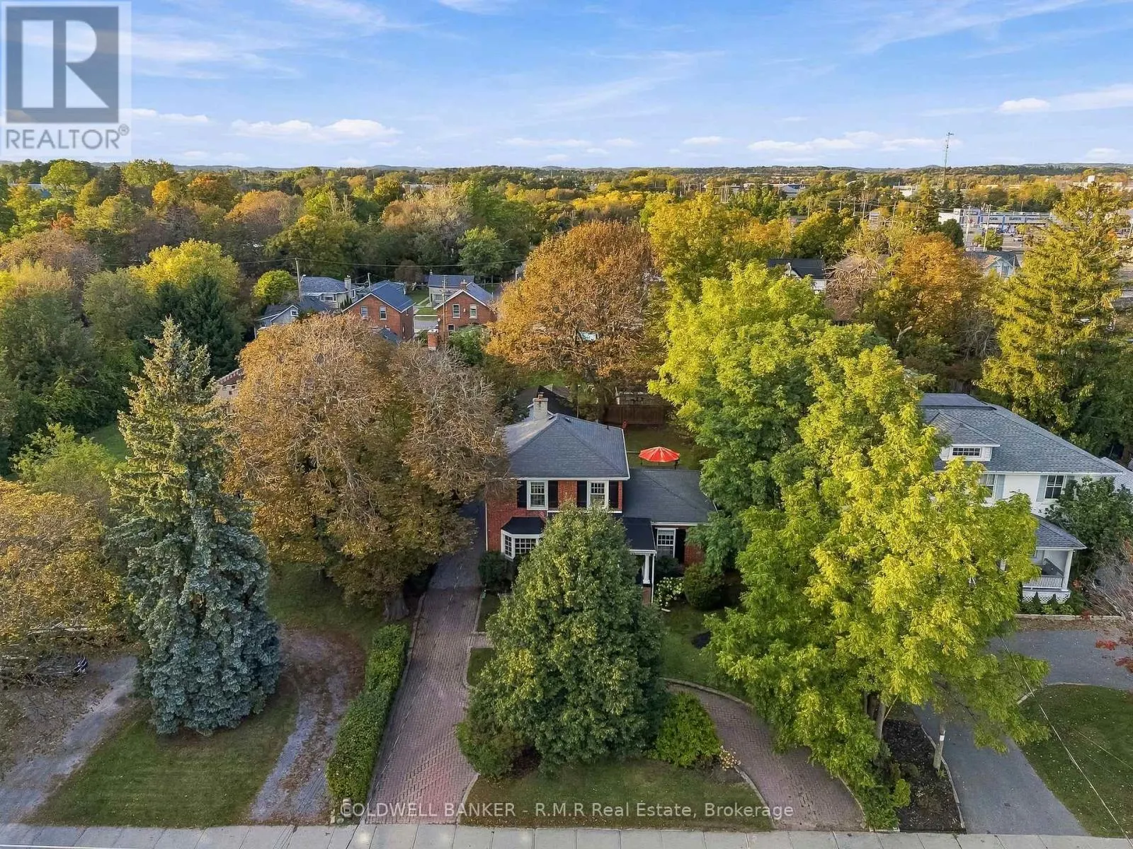 28 UNIVERSITY AVENUE W