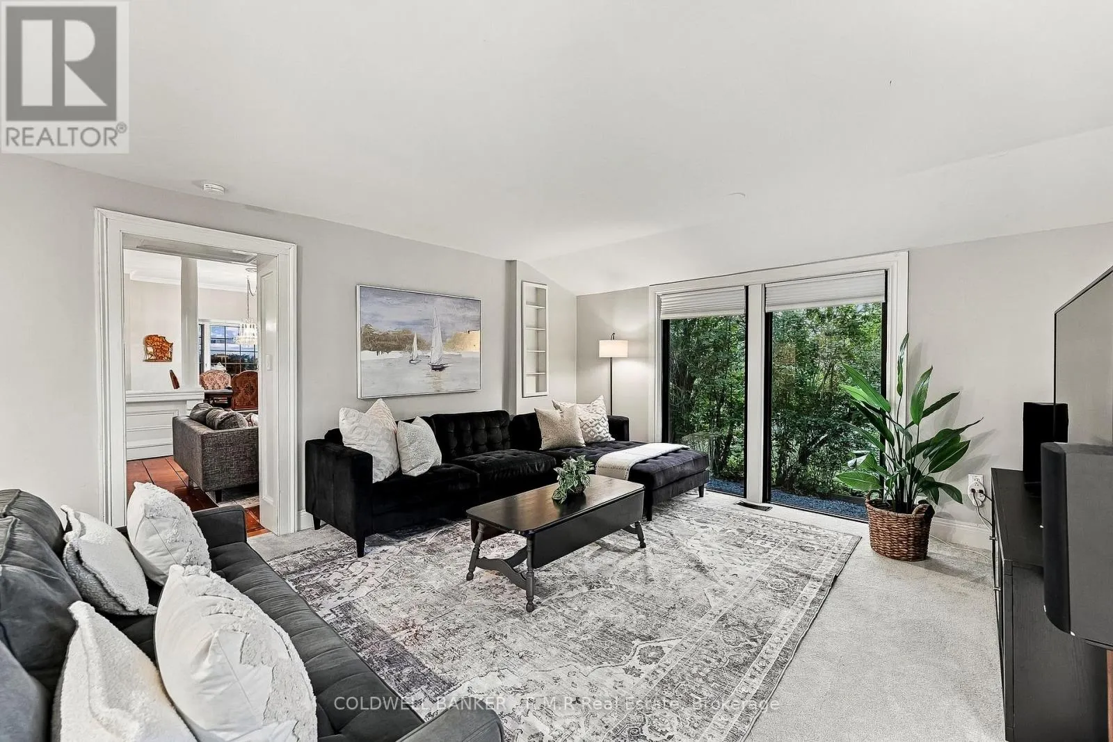 28 UNIVERSITY AVENUE W