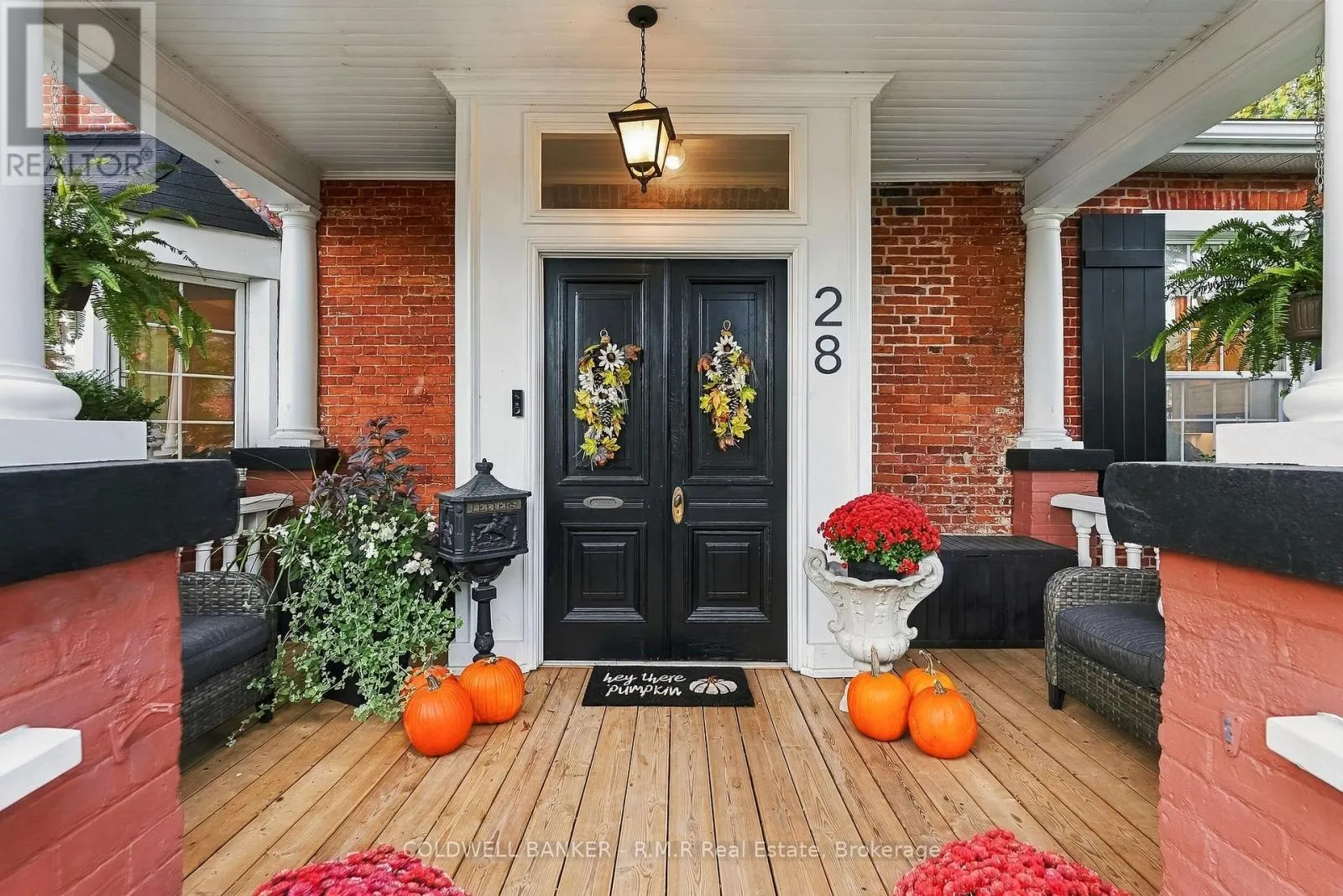 28 UNIVERSITY AVENUE W