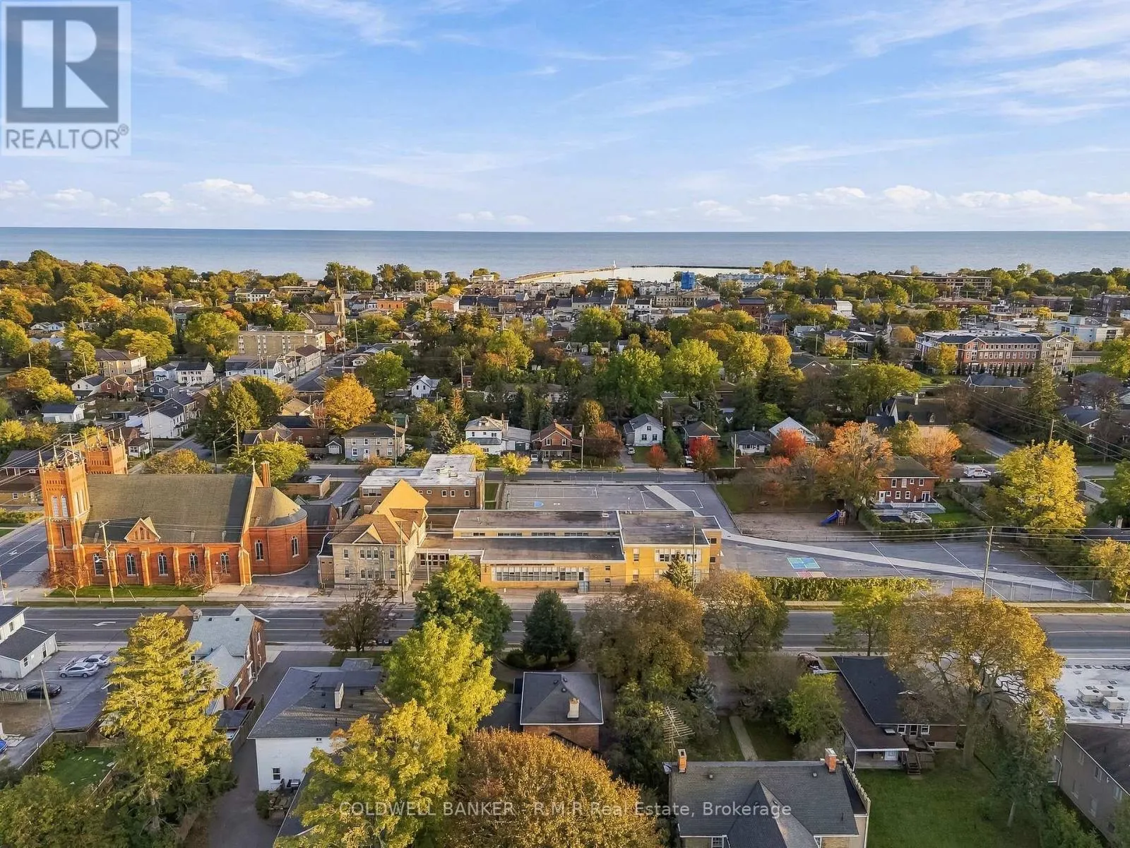 28 UNIVERSITY AVENUE W