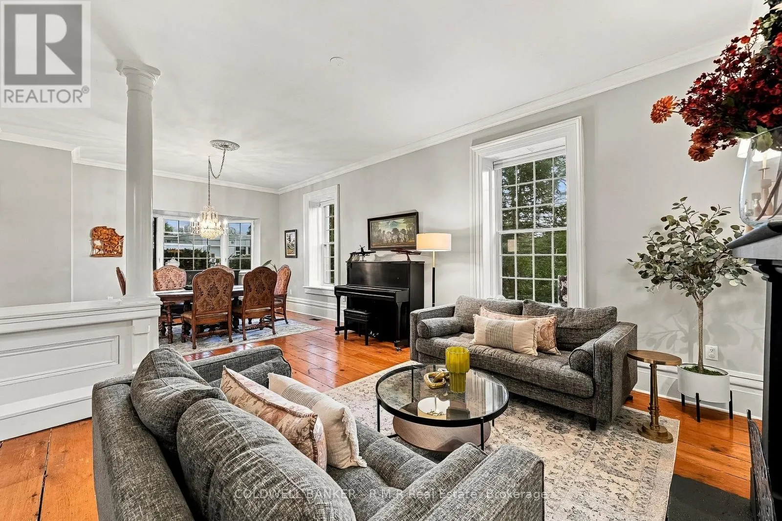 28 UNIVERSITY AVENUE W