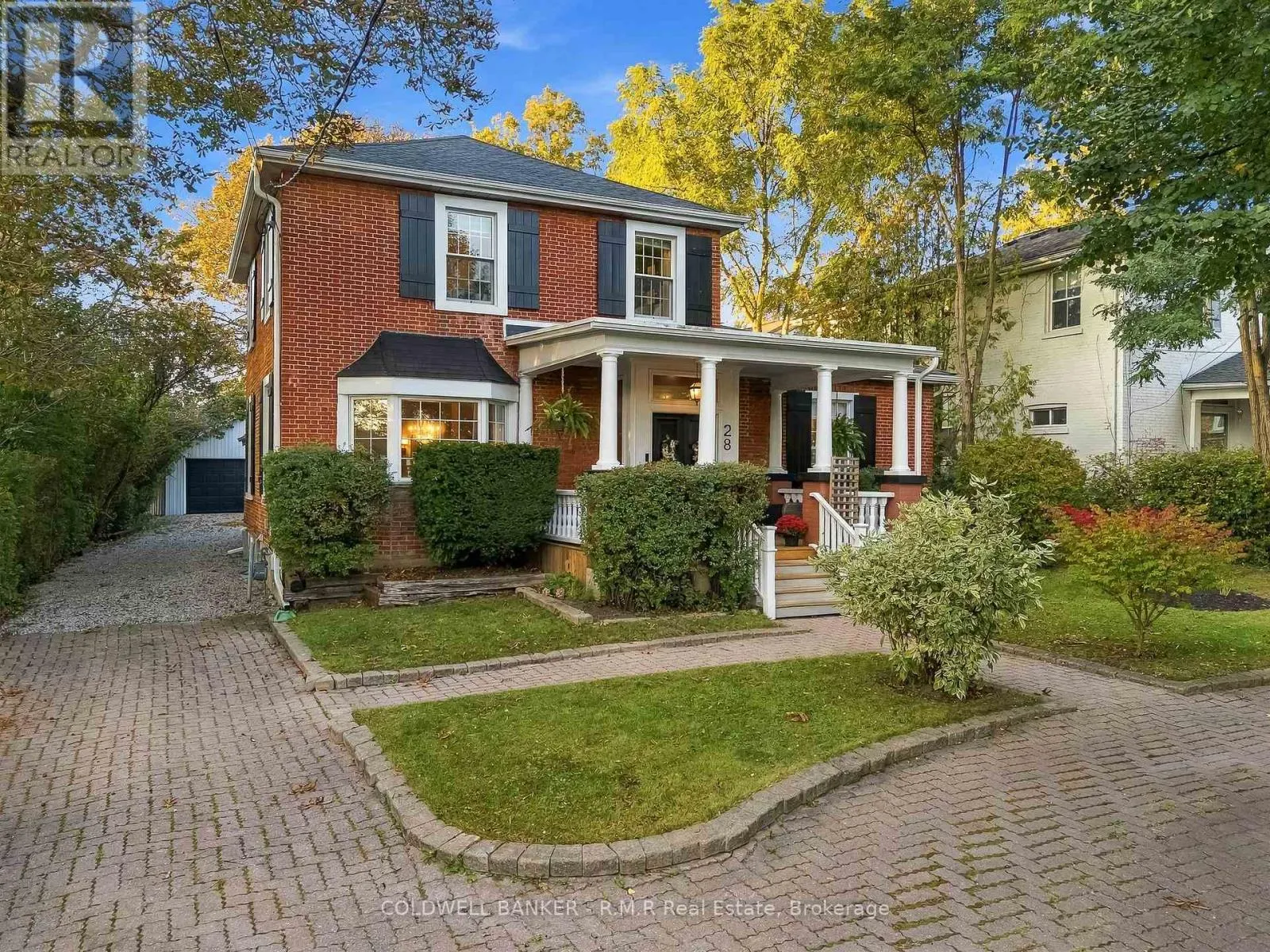 28 UNIVERSITY AVENUE W