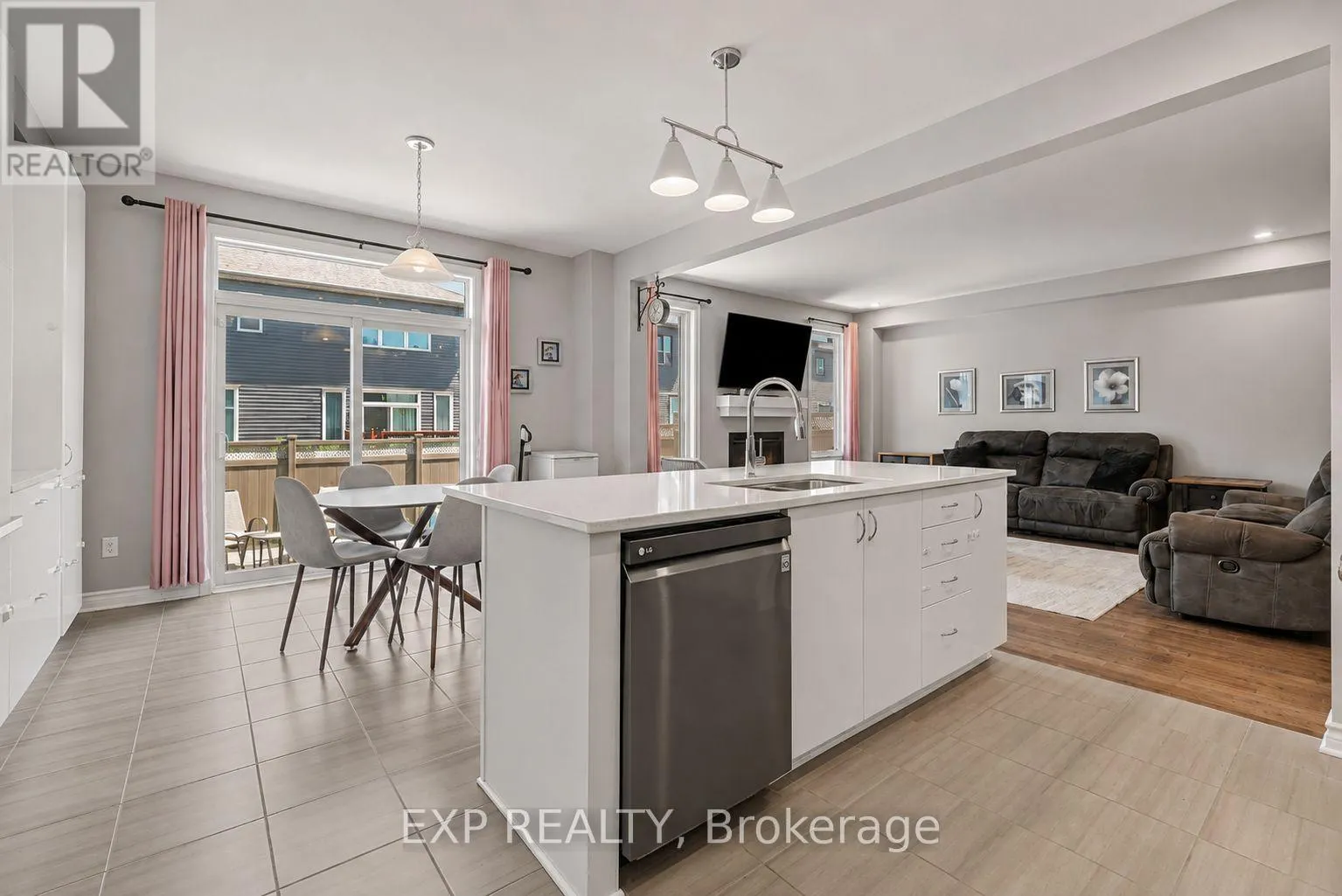 719 CASHMERE TERRACE