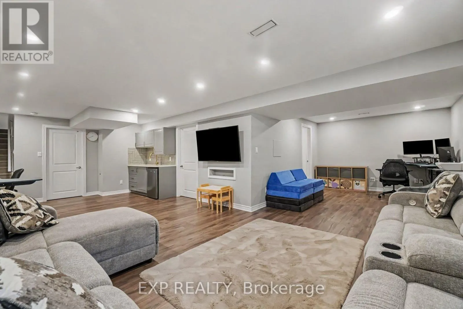 719 CASHMERE TERRACE