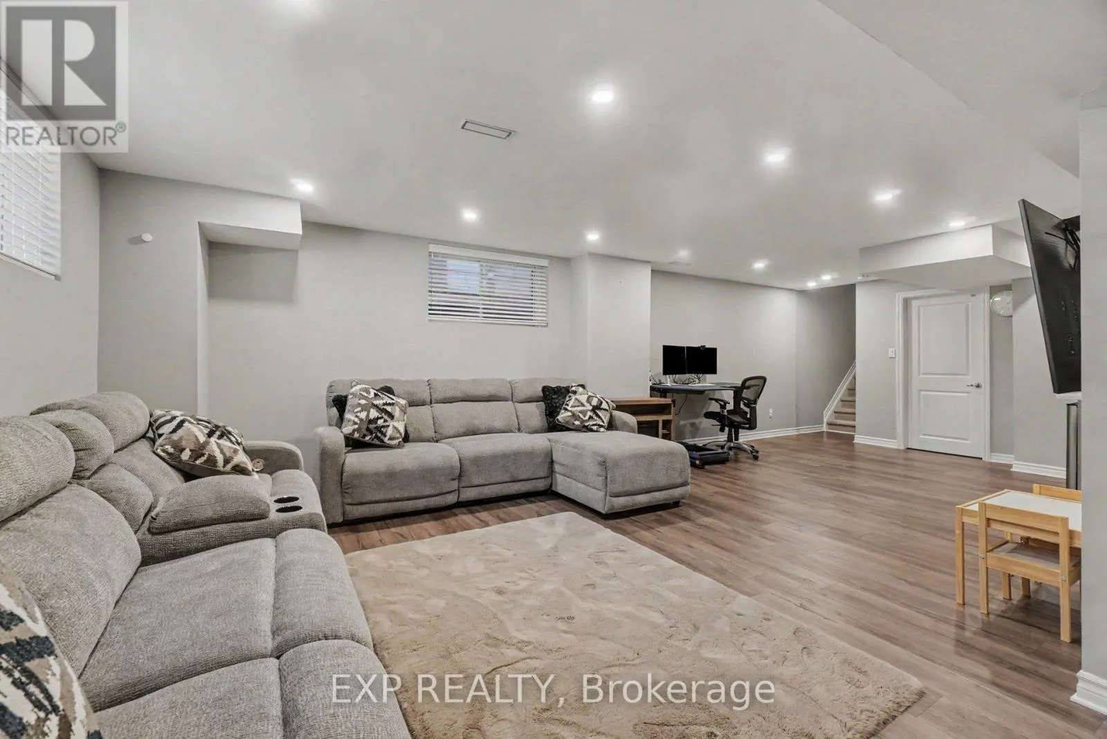 719 CASHMERE TERRACE