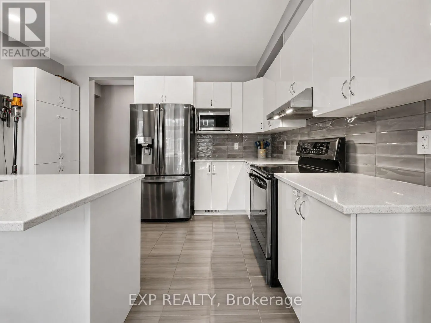 719 CASHMERE TERRACE