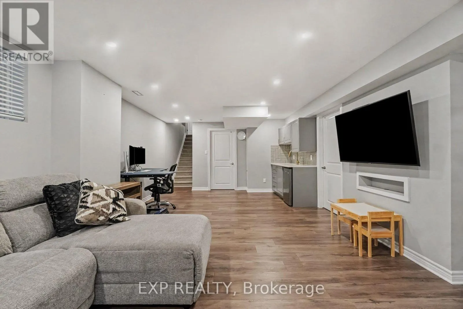 719 CASHMERE TERRACE