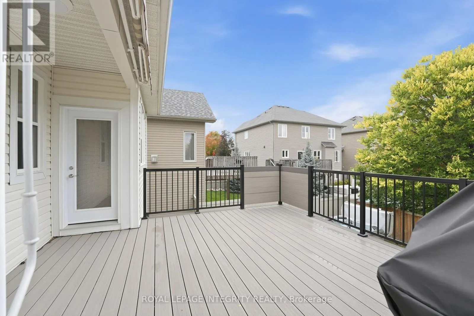 443 LANDSWOOD WAY