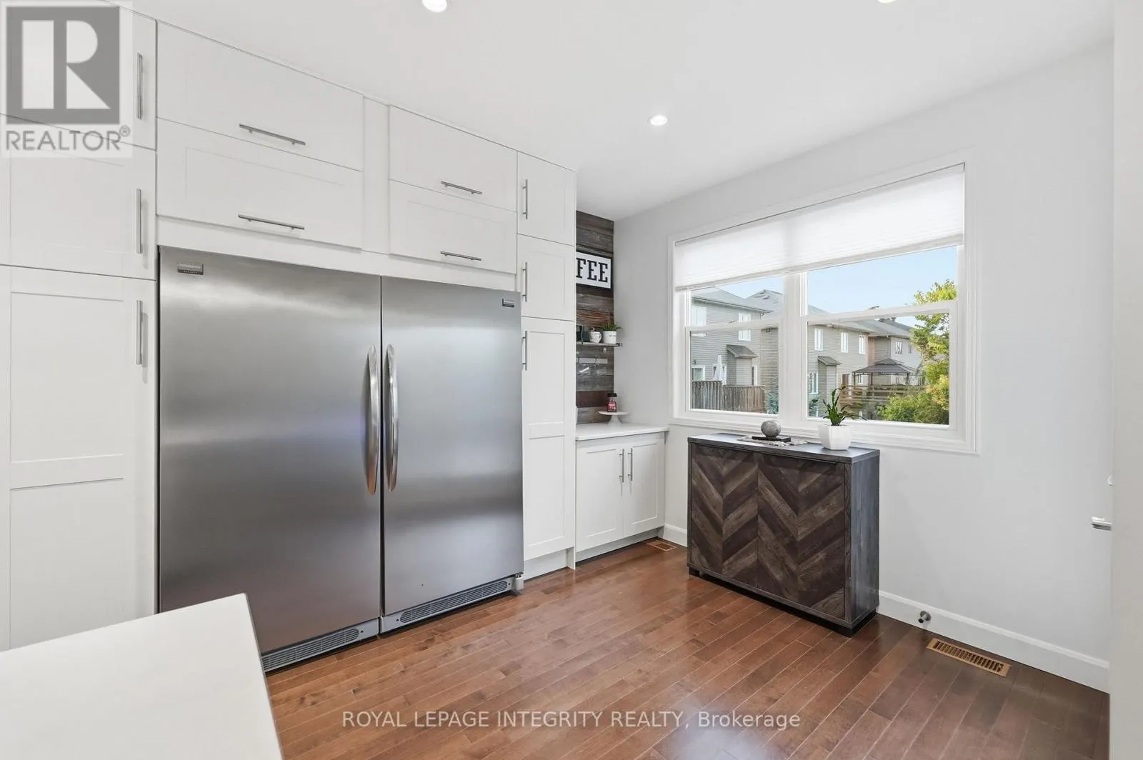 443 LANDSWOOD WAY