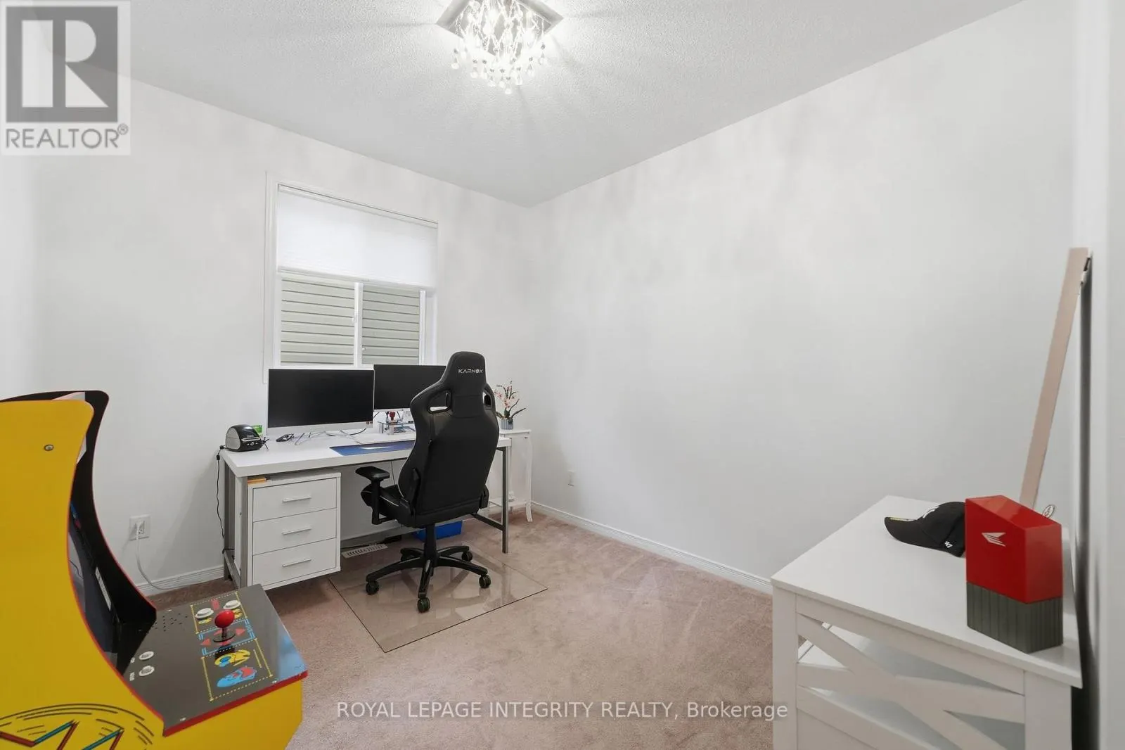 443 LANDSWOOD WAY