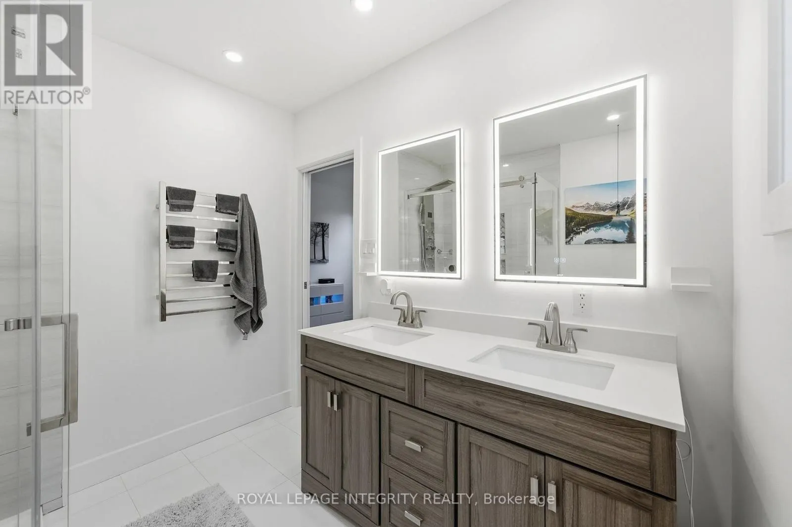 443 LANDSWOOD WAY