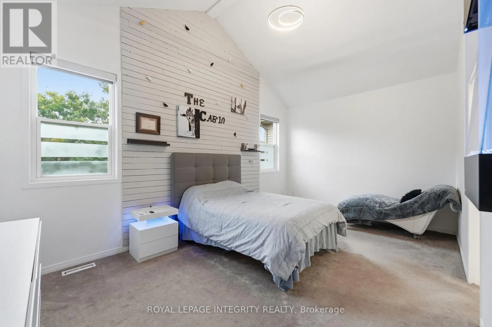 443 LANDSWOOD WAY