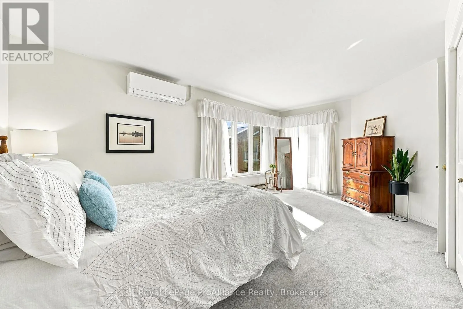 10 - 179 HERCHIMER AVENUE #10