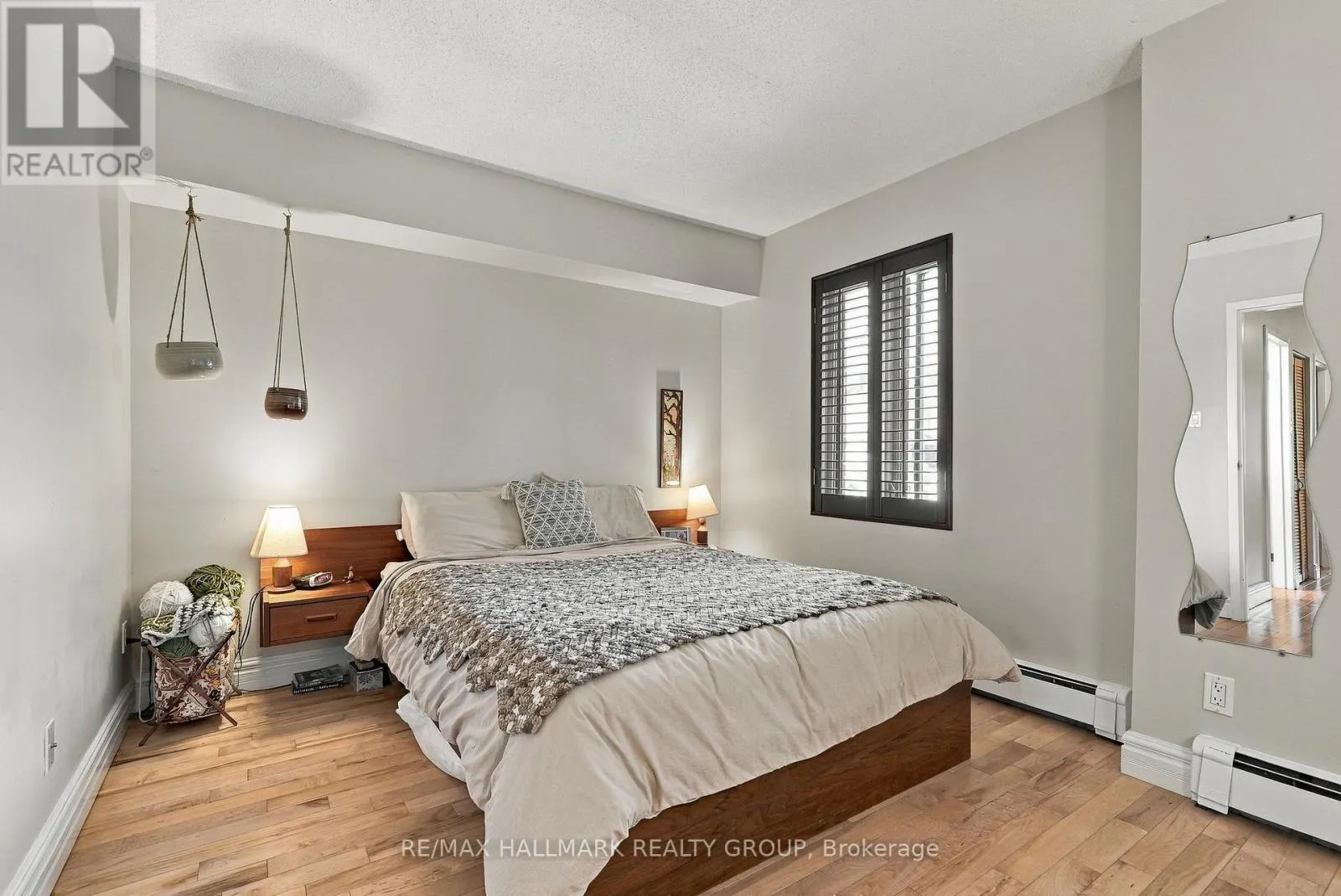 28 CRISPIN PRIVATE