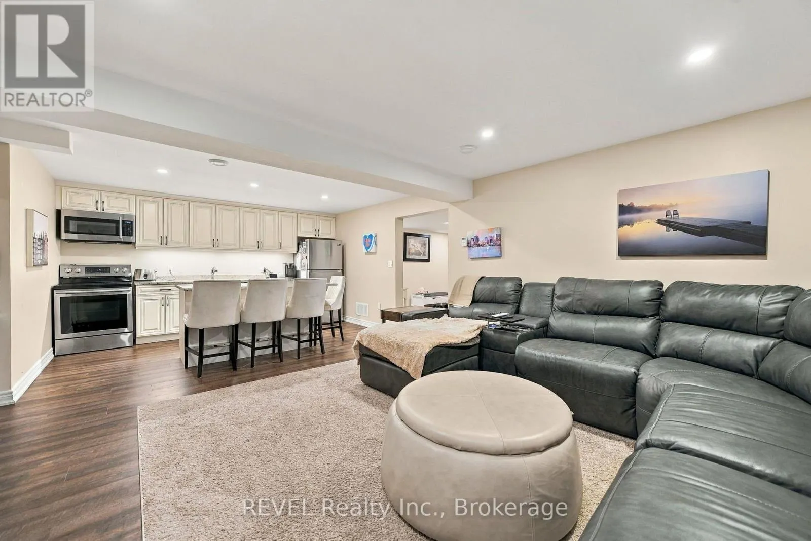 2504 MARINELLI DRIVE