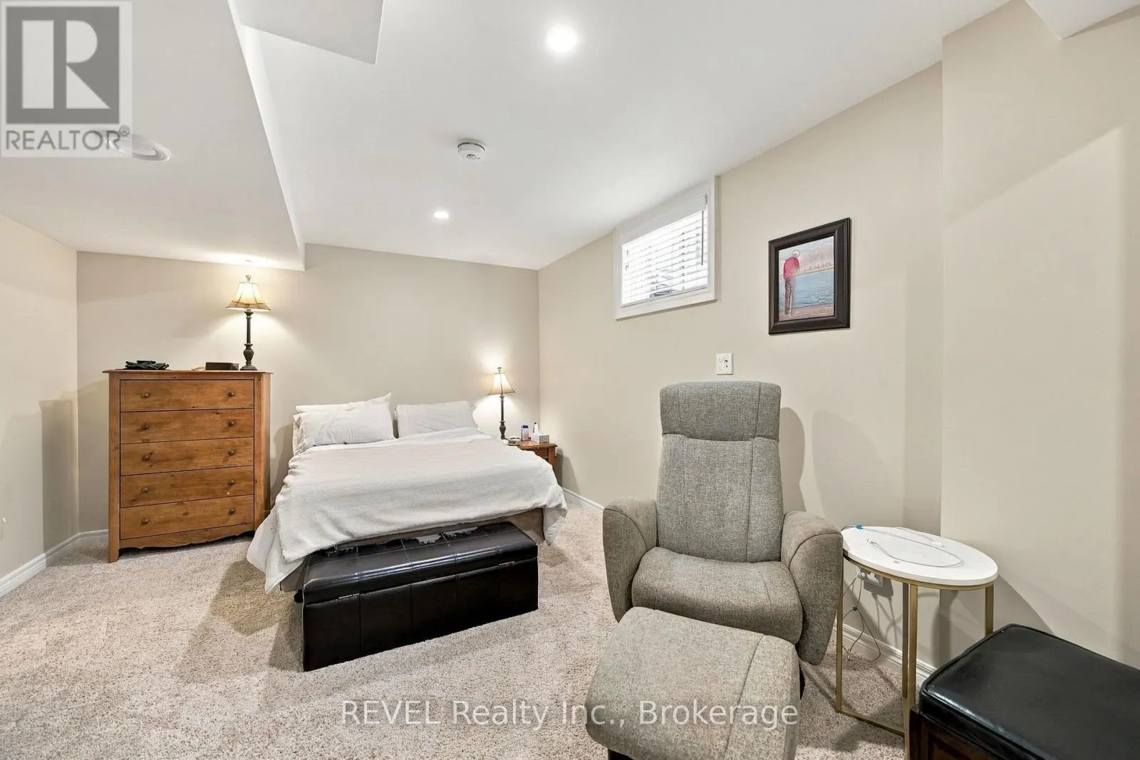 2504 MARINELLI DRIVE