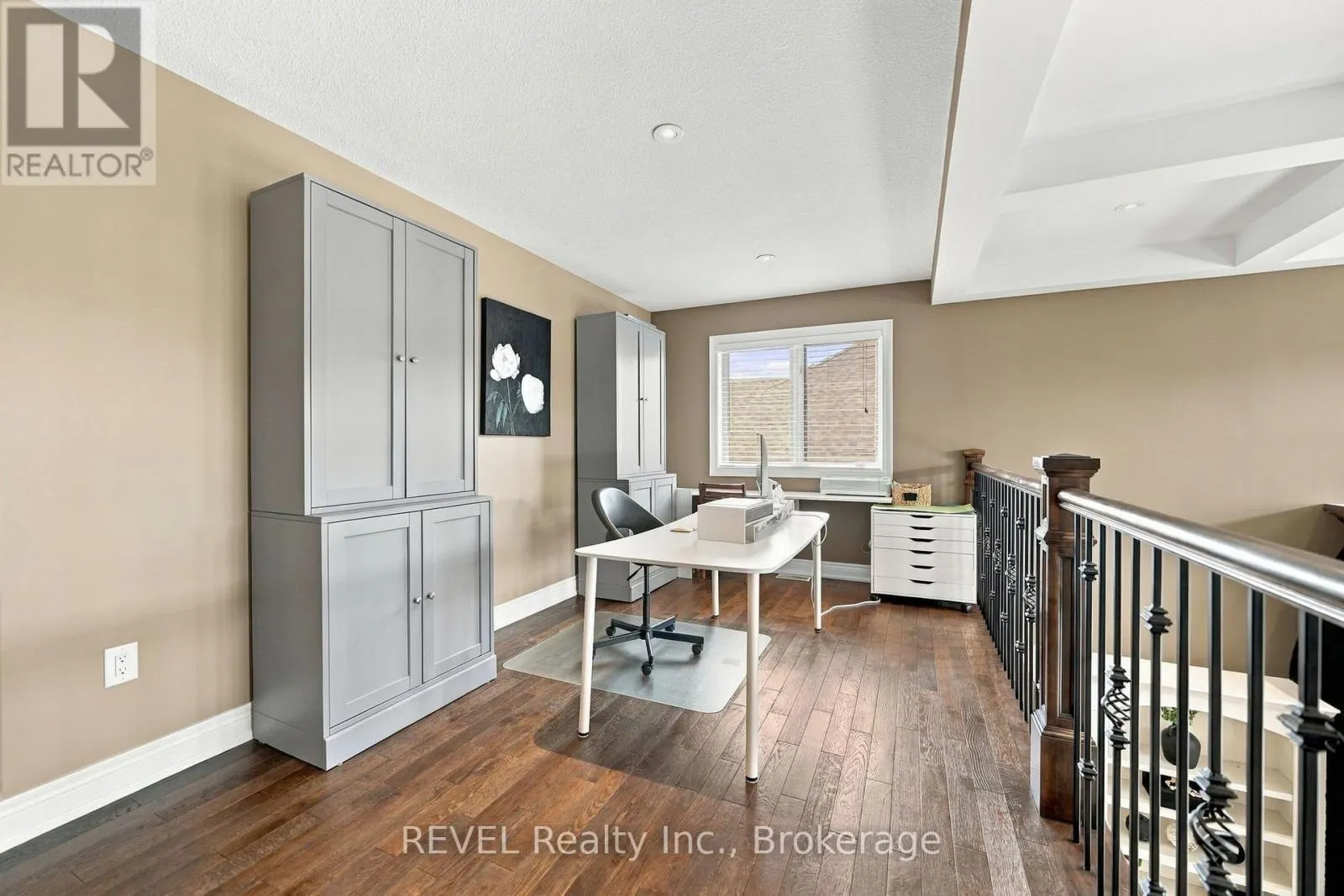 2504 MARINELLI DRIVE