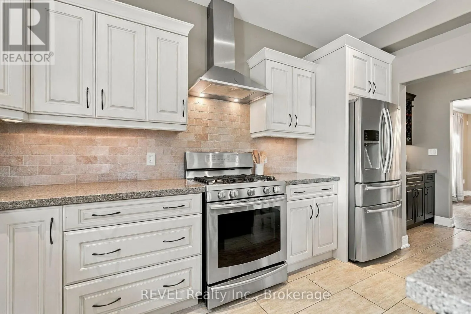 2504 MARINELLI DRIVE